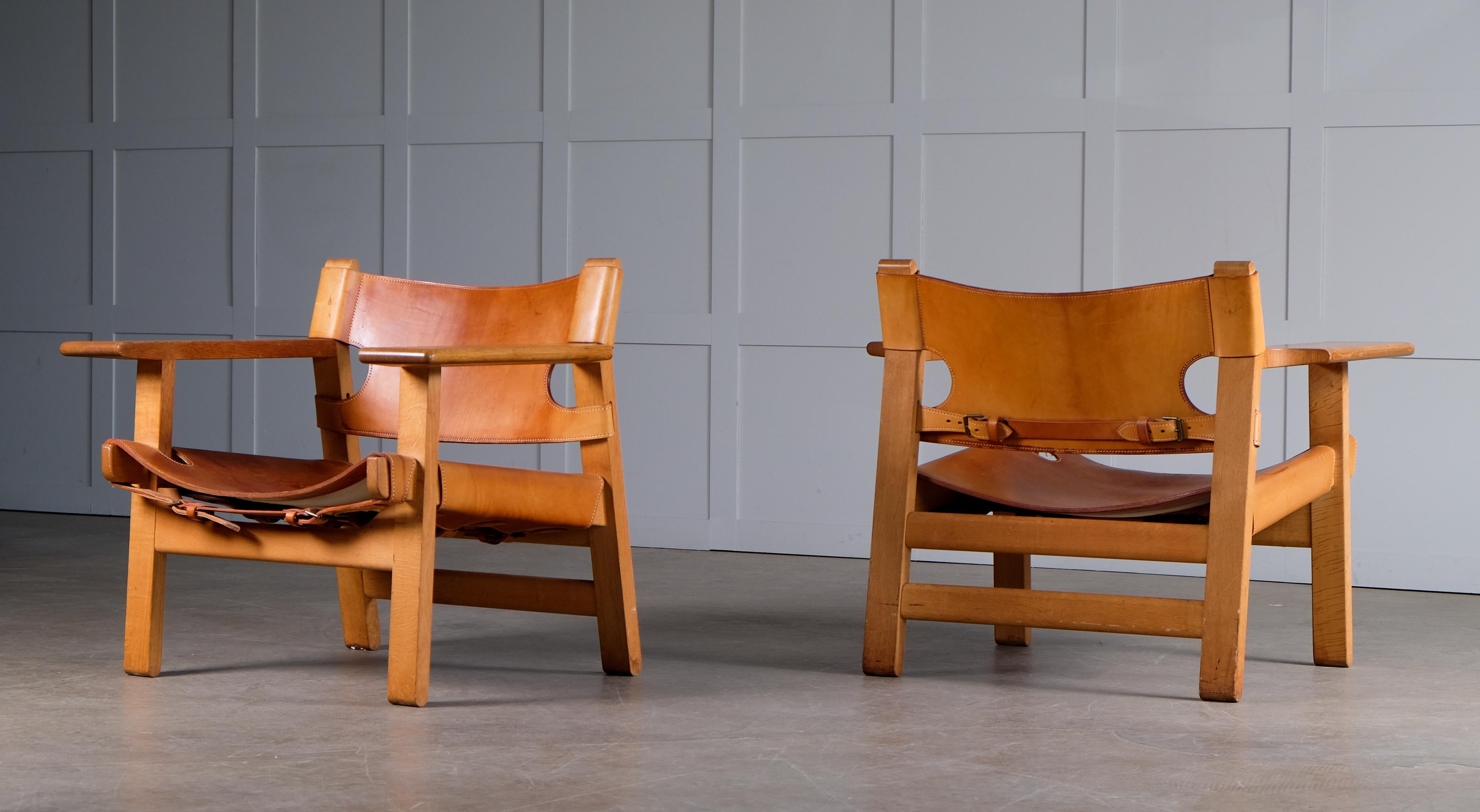 Pair of Spanish Chairs by Børge Mogensen, 1960s For Sale 4