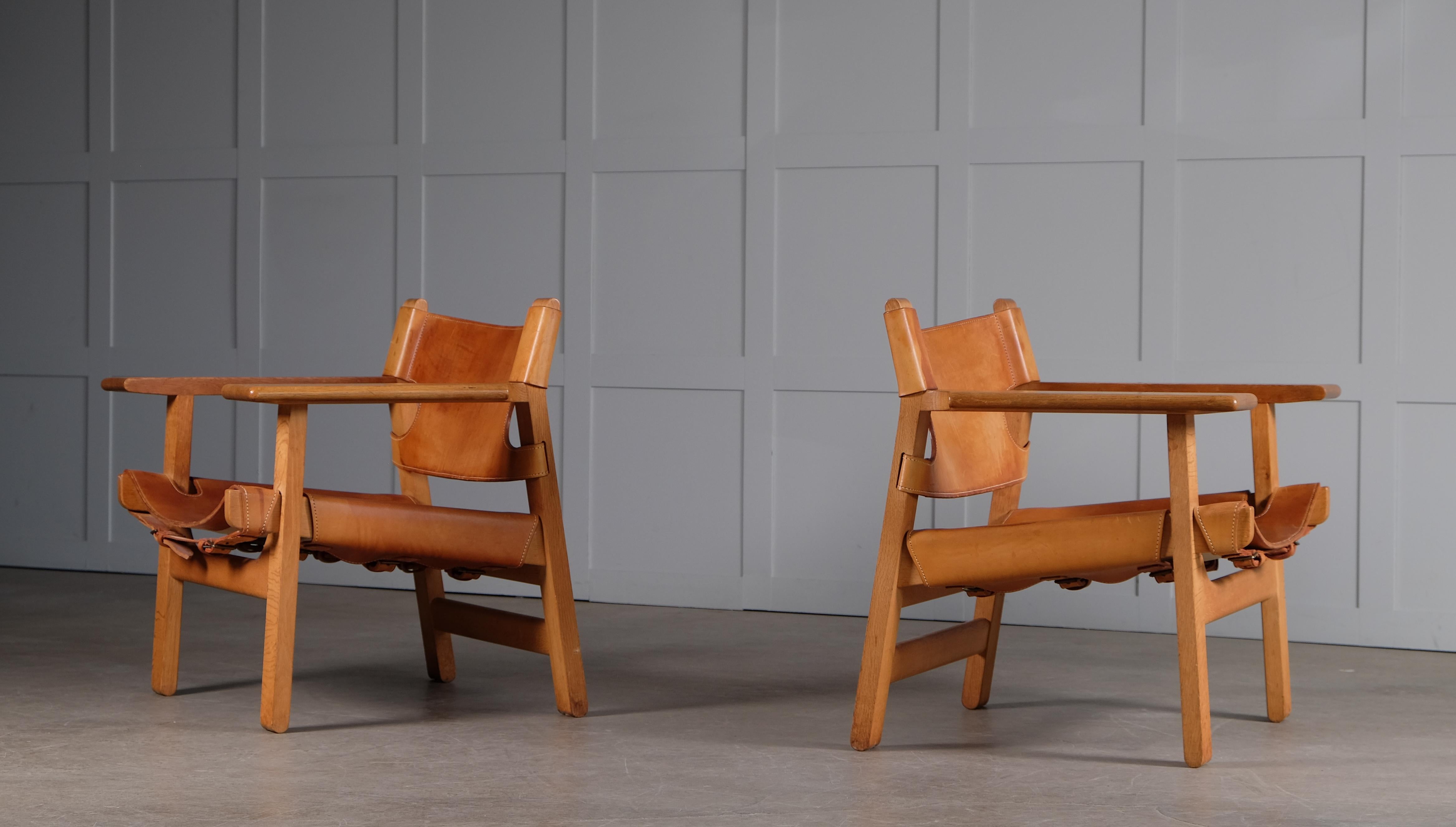 Scandinavian Modern Pair of Spanish Chairs by Børge Mogensen, 1960s For Sale