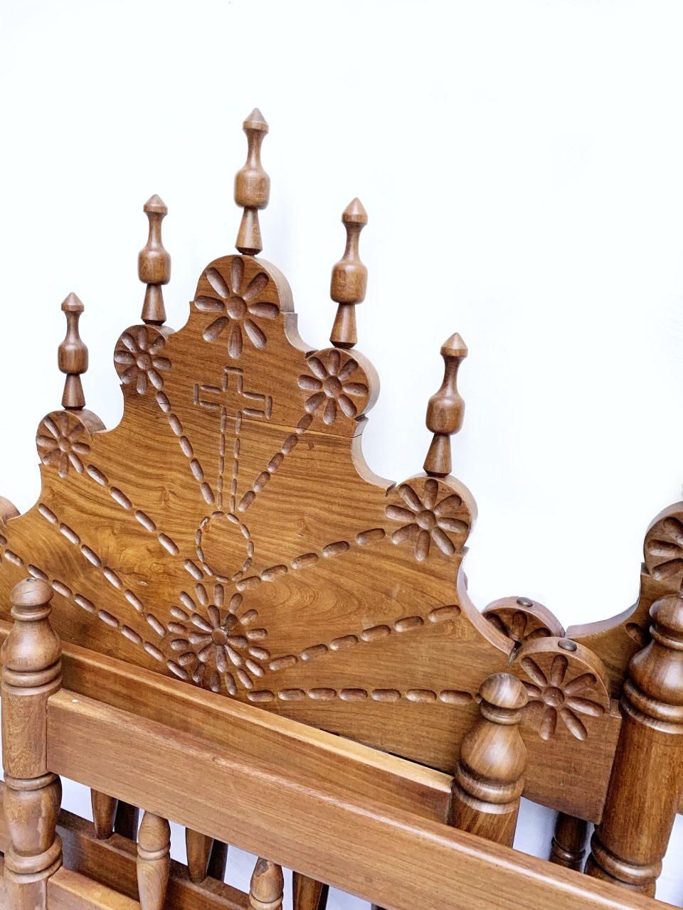 Mid-20th Century Pair of Spanish Colonial Revival Beds - Circa 1930 For Sale