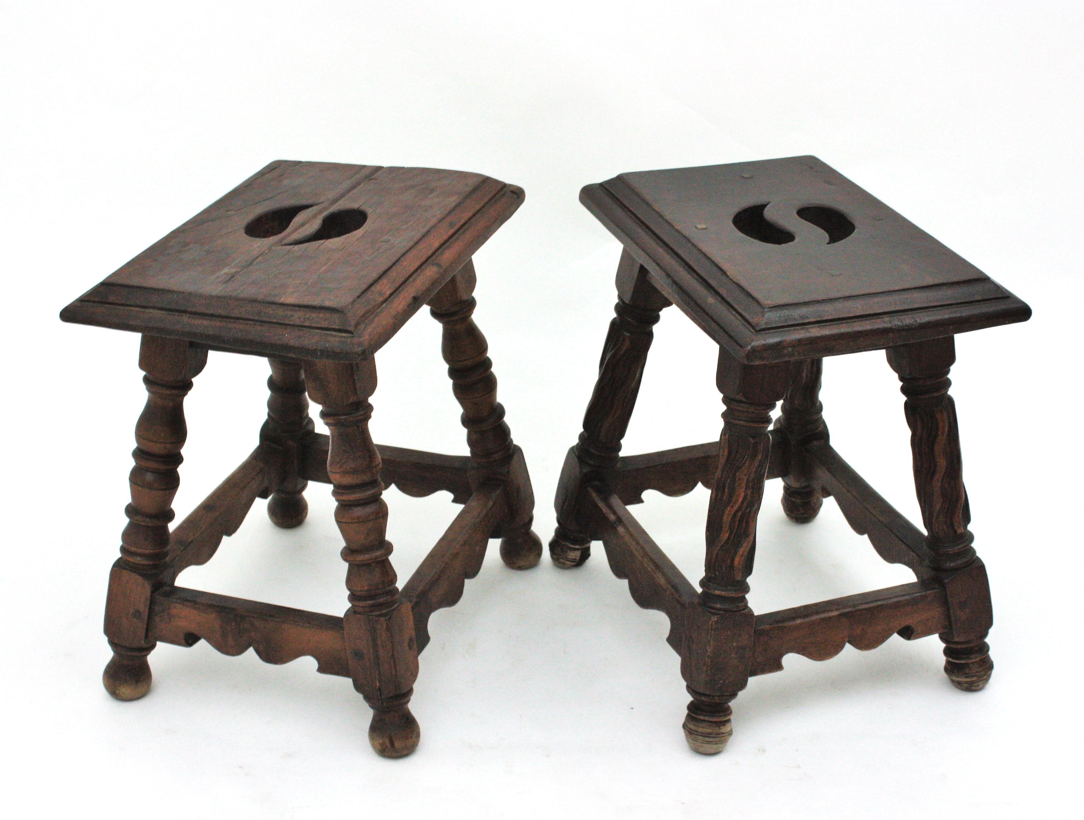 Pair of Spanish Colonial Side Tables / Stools in Carved Wood, 1940s For Sale 9
