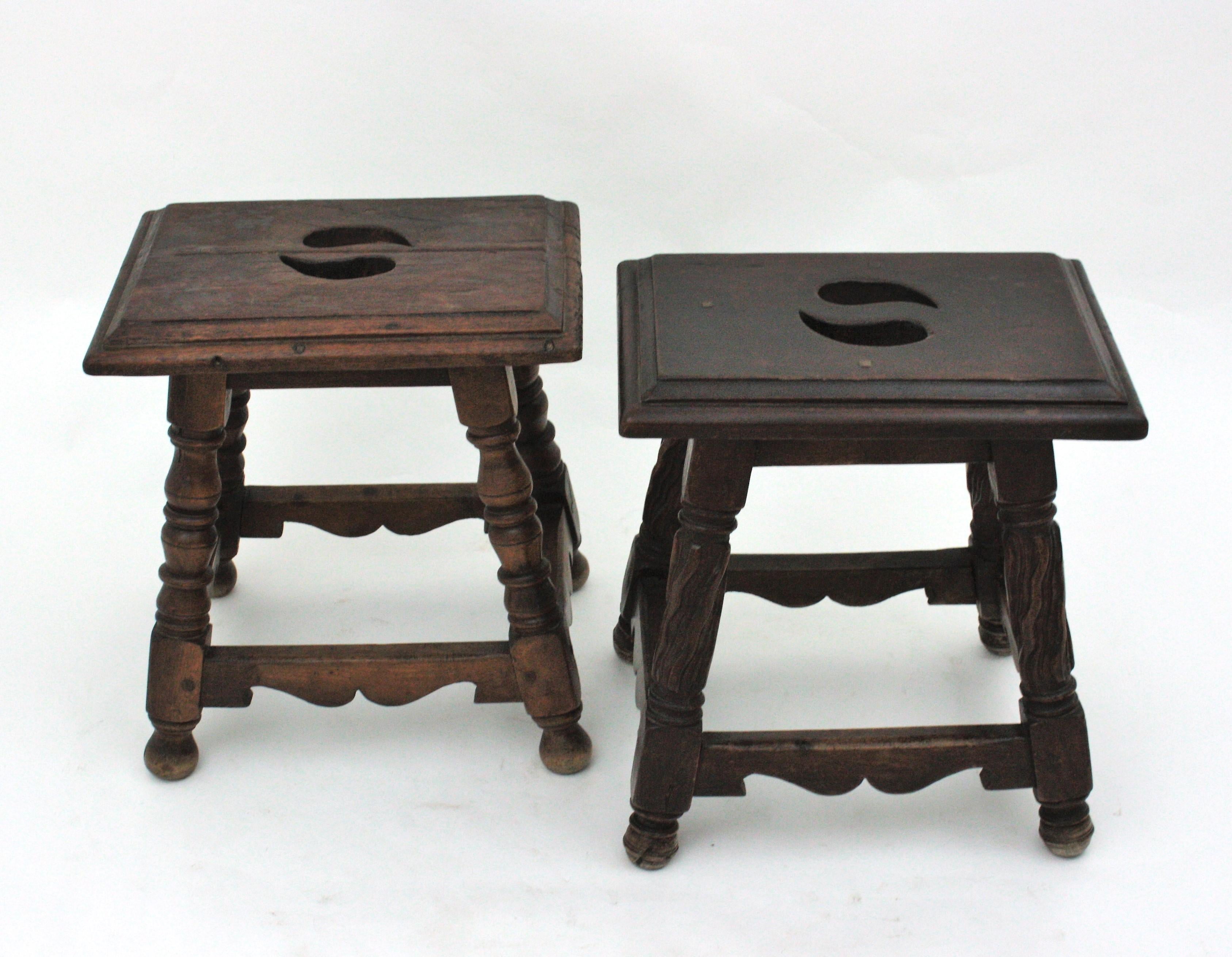 Pair of Spanish Colonial Side Tables / Stools in Carved Wood, 1940s For Sale 4