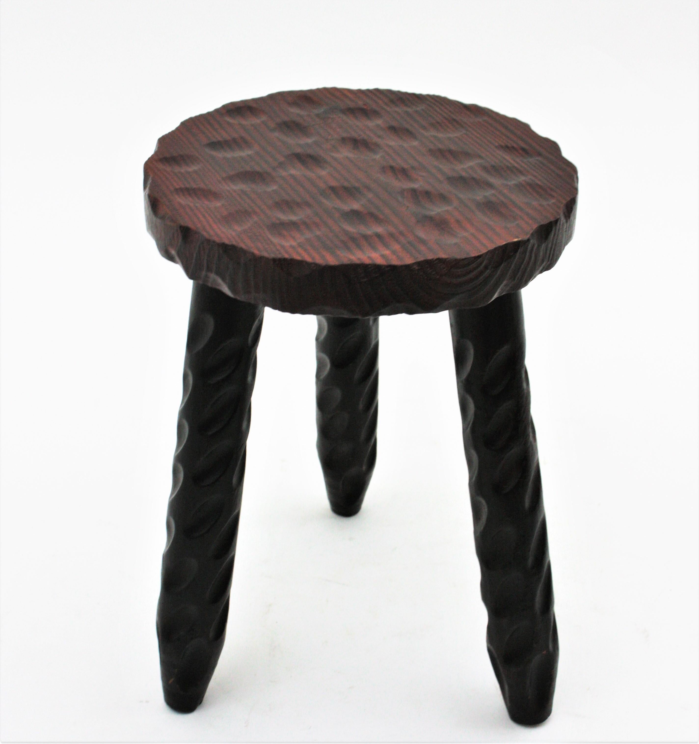 Pair of Spanish Colonial Tripod Stools in Carved Wood, 1940s For Sale 6