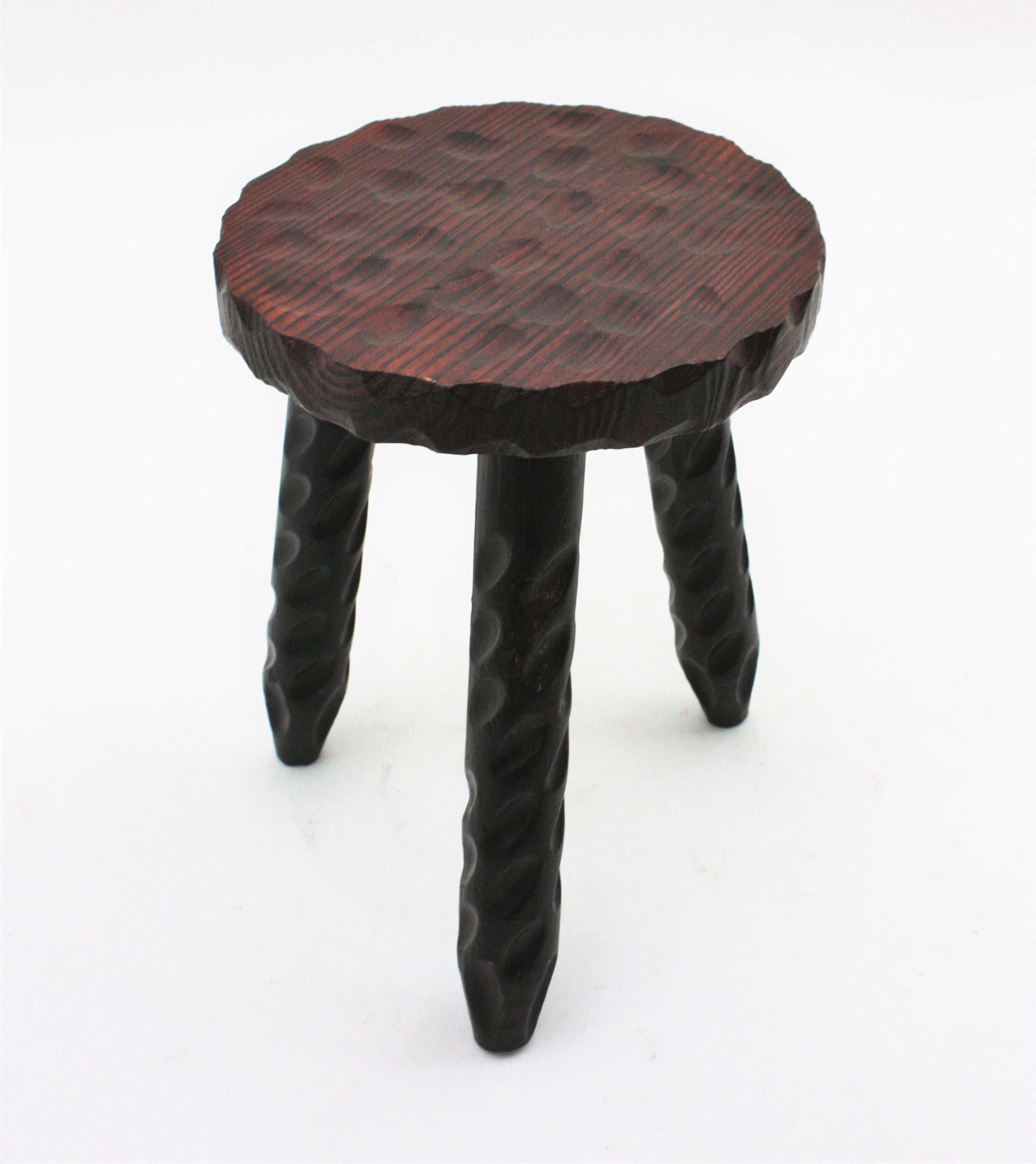 Pair of Spanish Colonial Tripod Stools in Carved Wood  For Sale 3