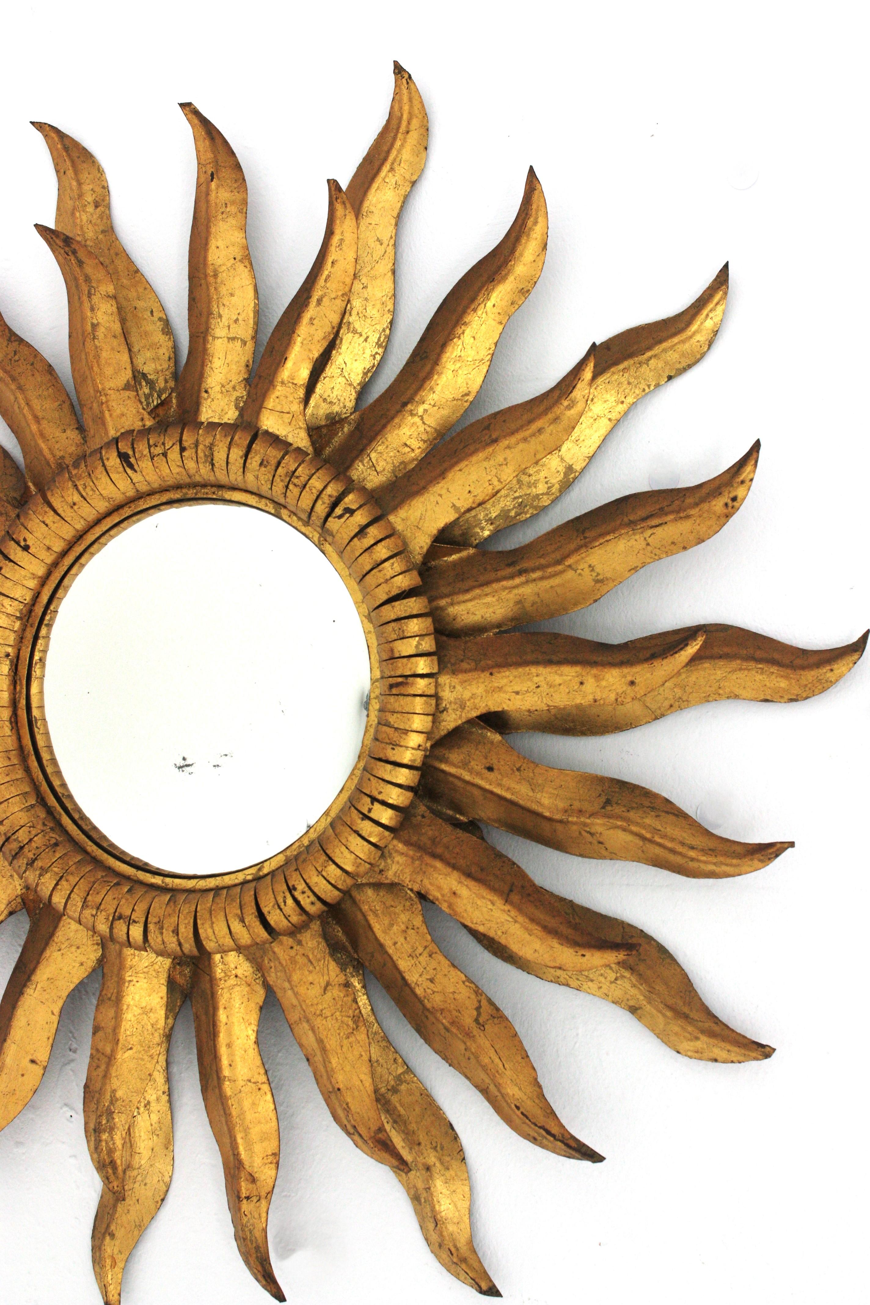 Pair of Spanish Double Layered Convex Sunburst Mirrors in Gilt Metal For Sale 1