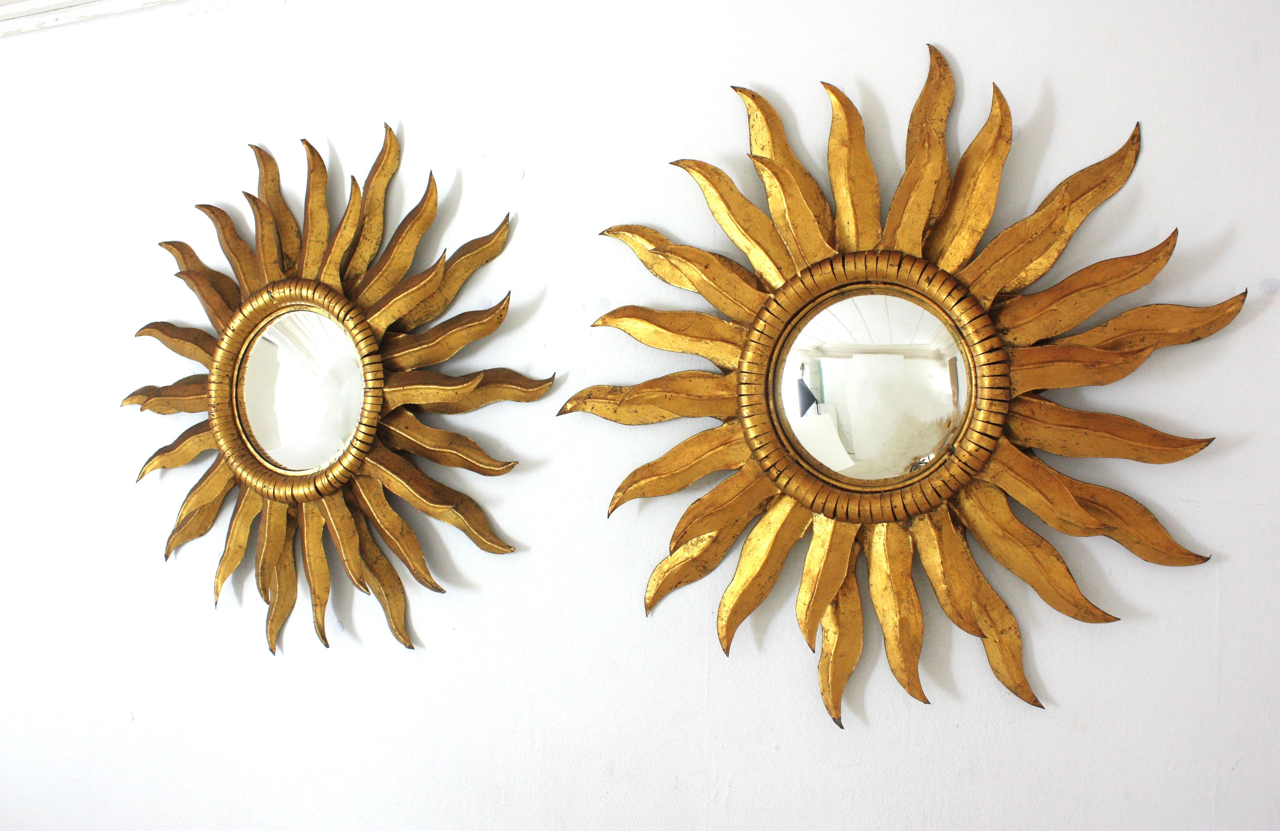 Pair of Spanish Double Layered Convex Sunburst Mirrors in Gilt Metal For Sale 4