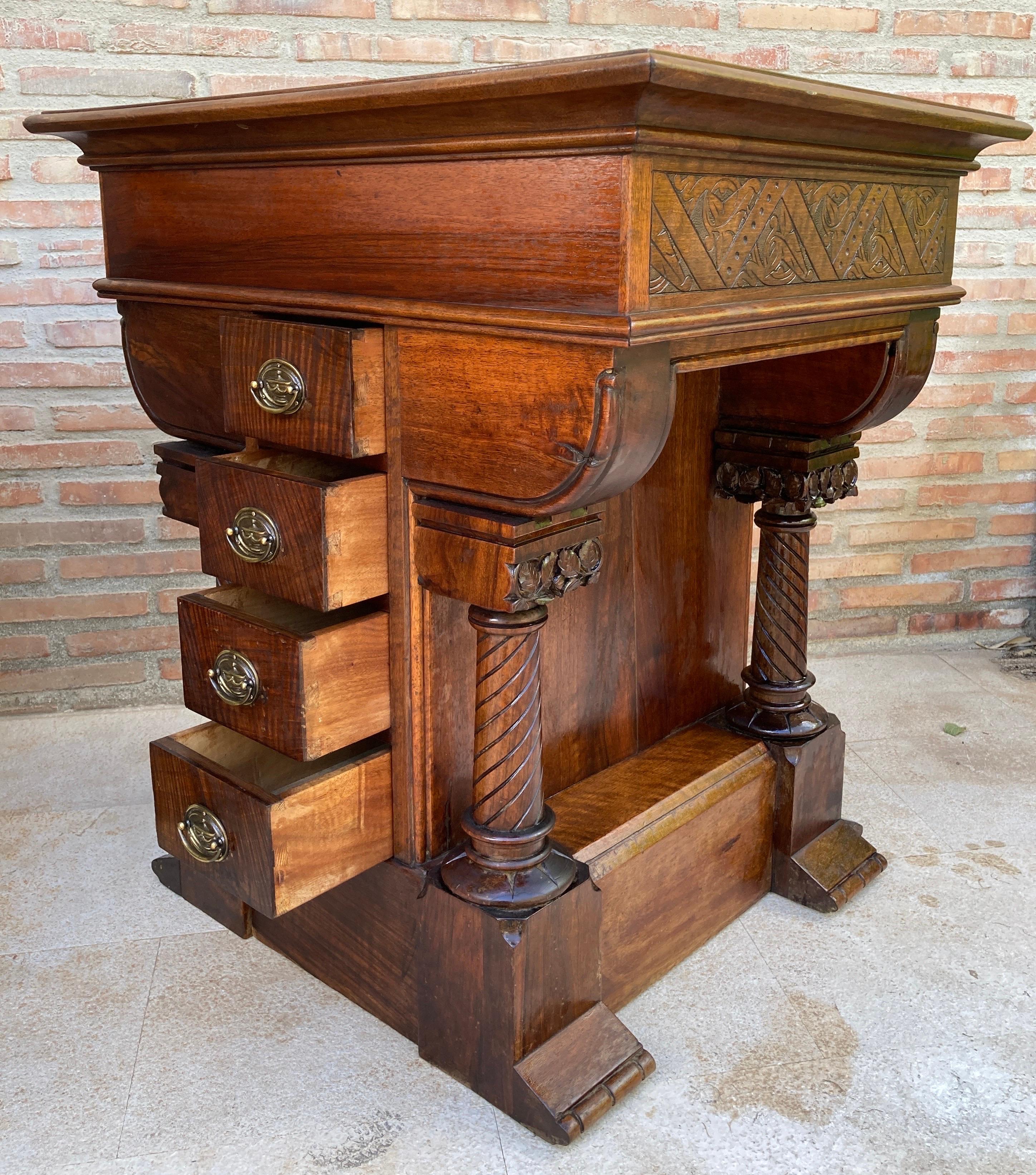 Pair of Spanish Empire Revival Console Tables with Spiral Columns, 1890s en vente 5
