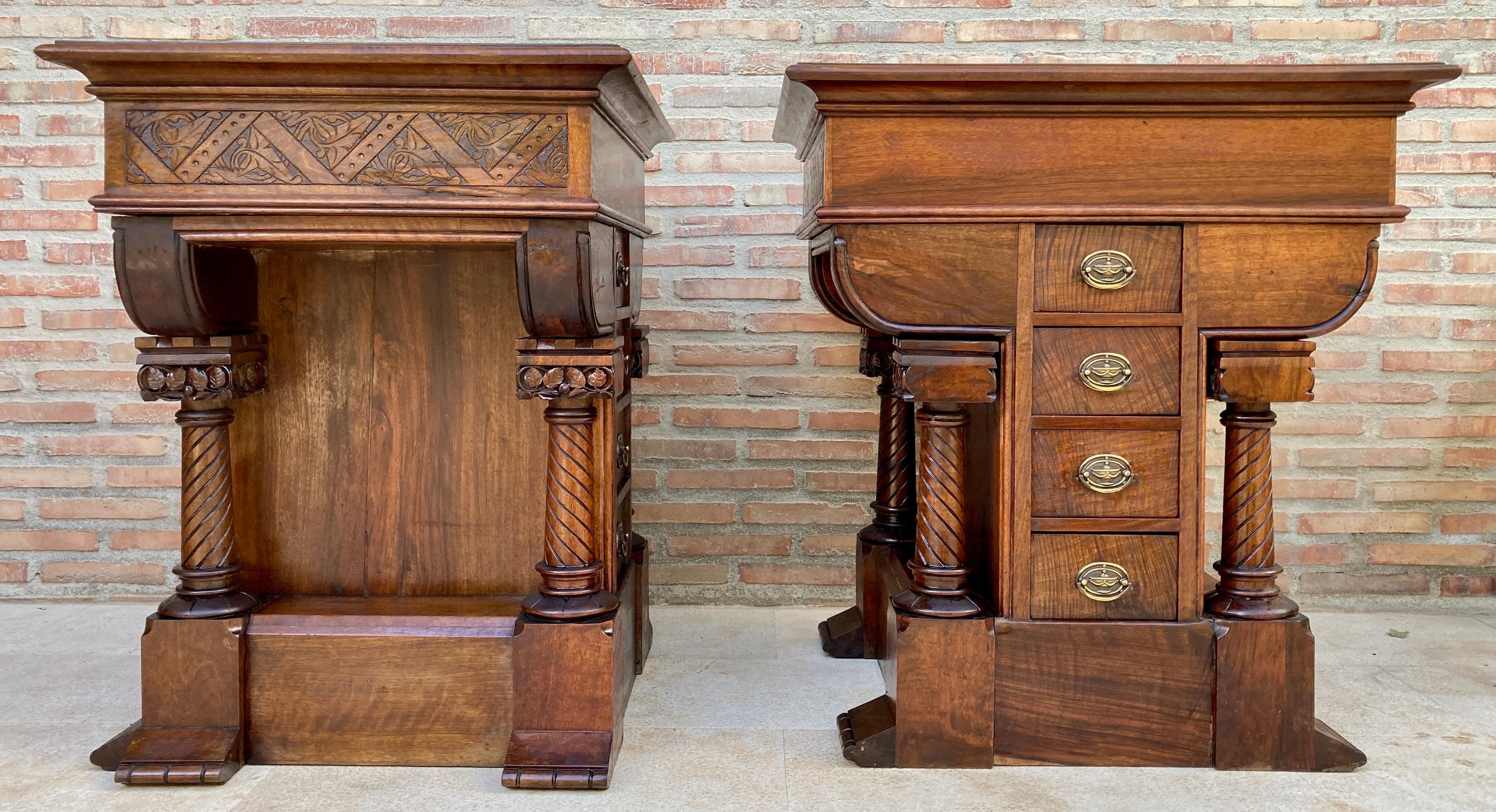 Pair of Spanish Empire Revival Console Tables with Spiral Columns, 1890s en vente 7
