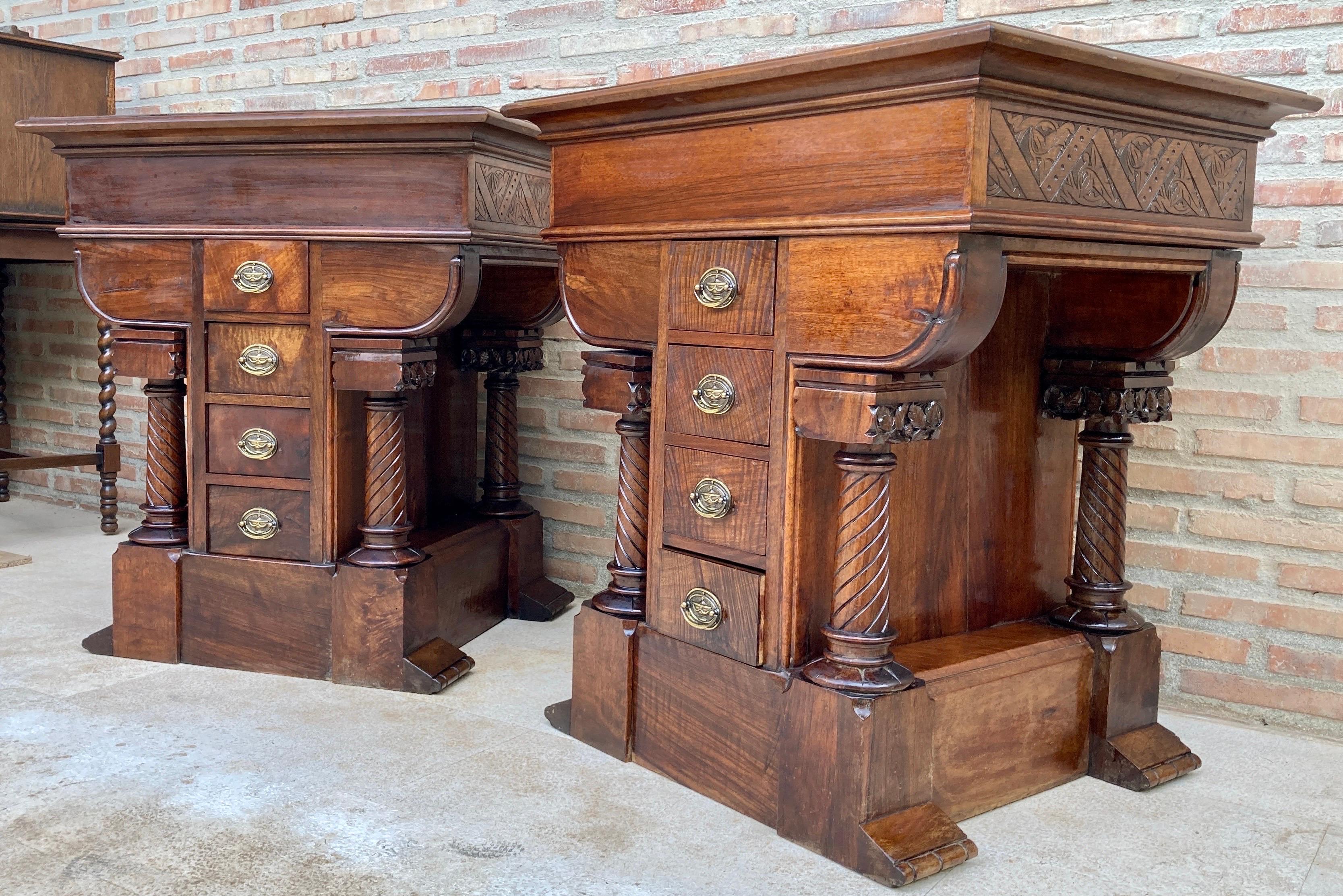 Espagnol Pair of Spanish Empire Revival Console Tables with Spiral Columns, 1890s en vente