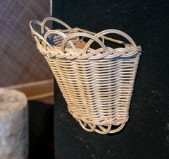 Coppia di lampade da parete in vimini intrecciato fatte a mano in Spagna