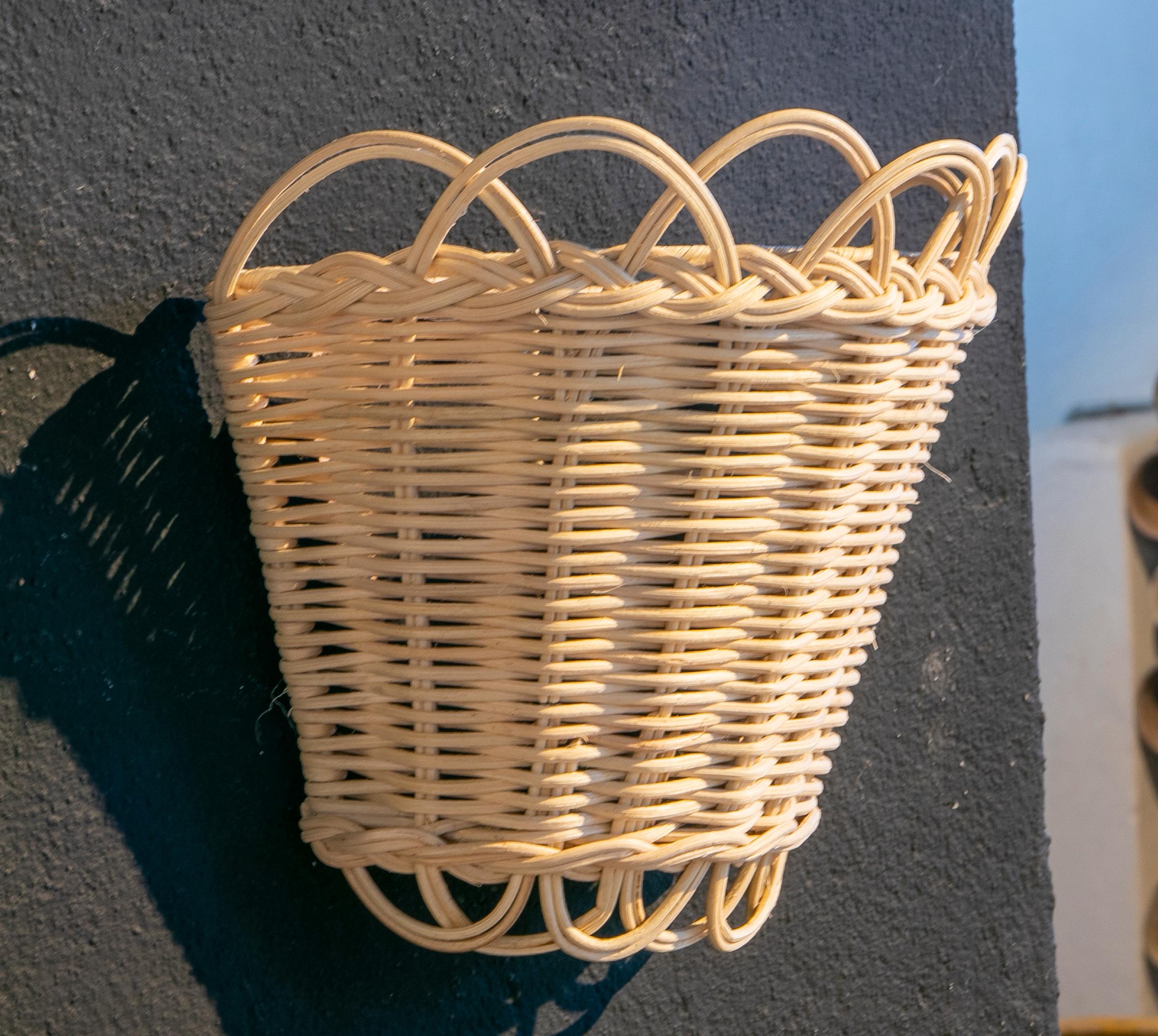 Pair of Spanish Handmade Woven Wicker Wall Lamps In Good Condition For Sale In Marbella, ES