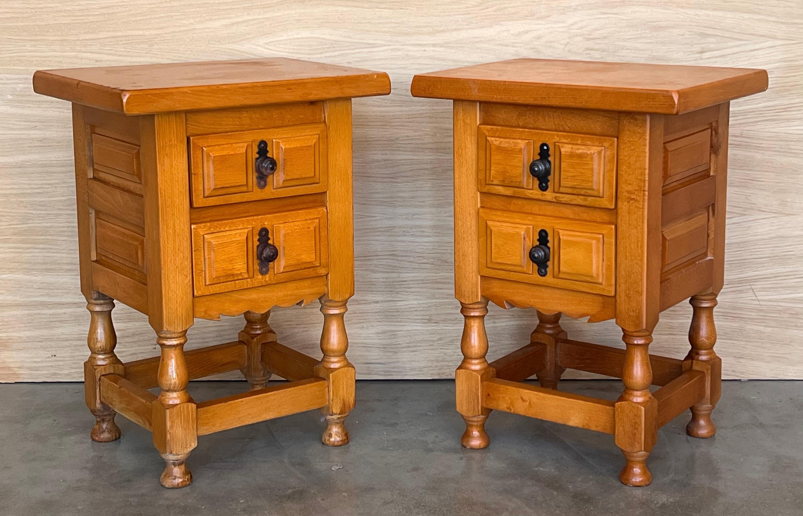 20th Century Pair of Spanish Honey Tone Narrow Nightstands with two drawers For Sale