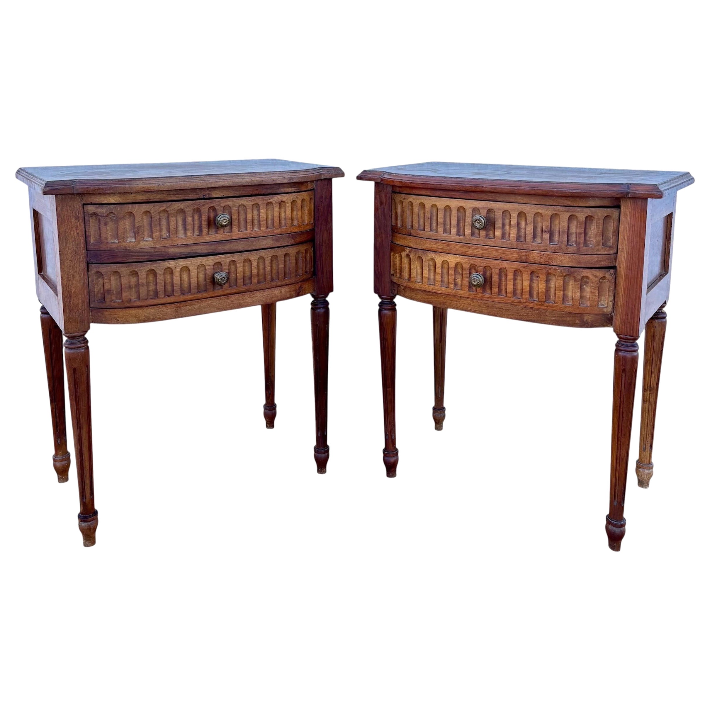 Pair of Spanish Louis XVI Revival Oak Nightstands, c. 1920–1940 en venta