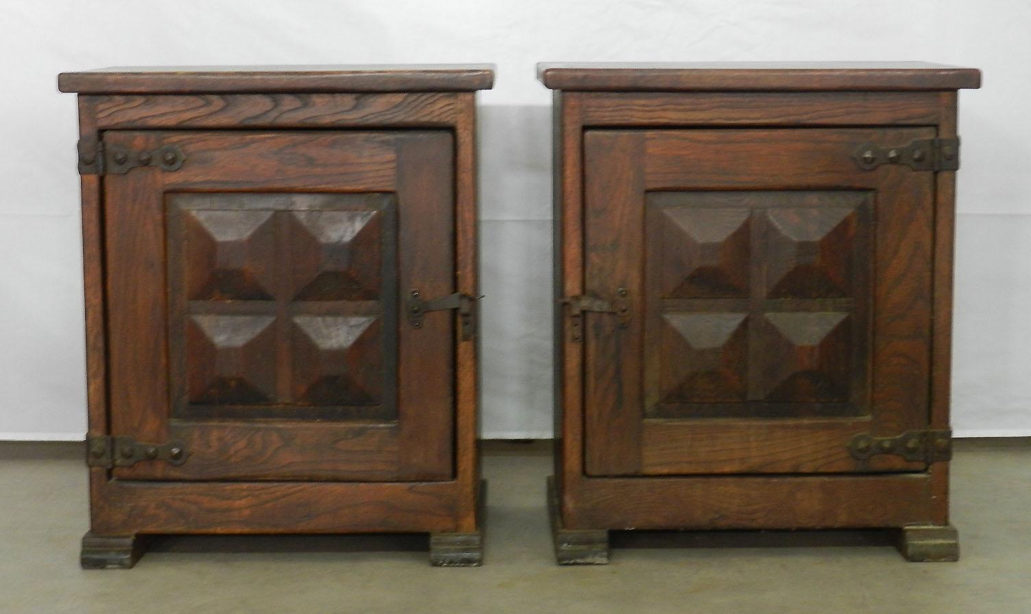 Pair of Spanish nightstands side cabinets bedside tables, midcentury
Single Door with iron hinges
Single interior shelf
Good vintage condition for their age with minor marks of use these will be cleaned and waxed before shipping.