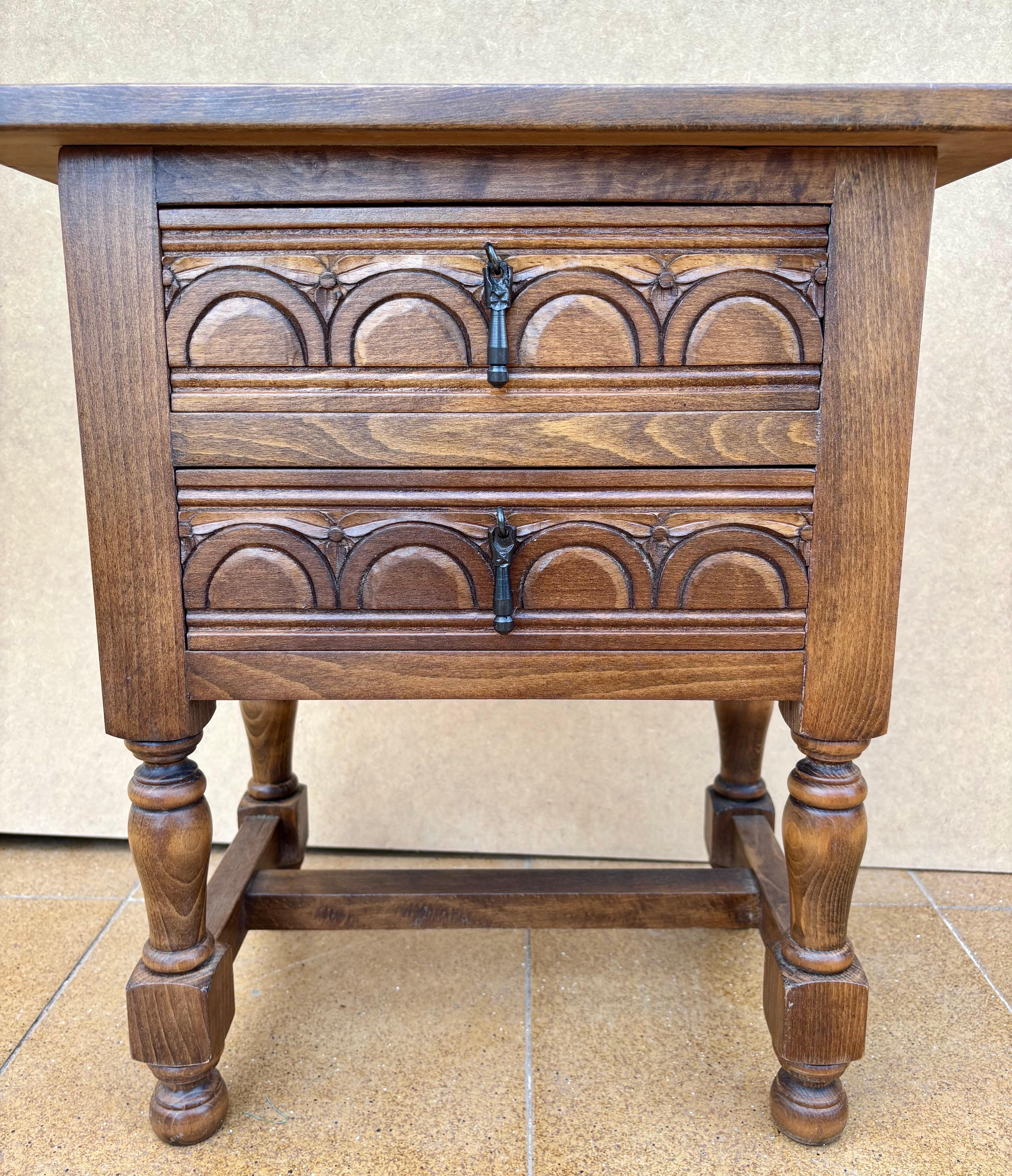 Pair Of Spanish Oak Bedside Tables With Two Drawers And Iron Hardware en vente 1