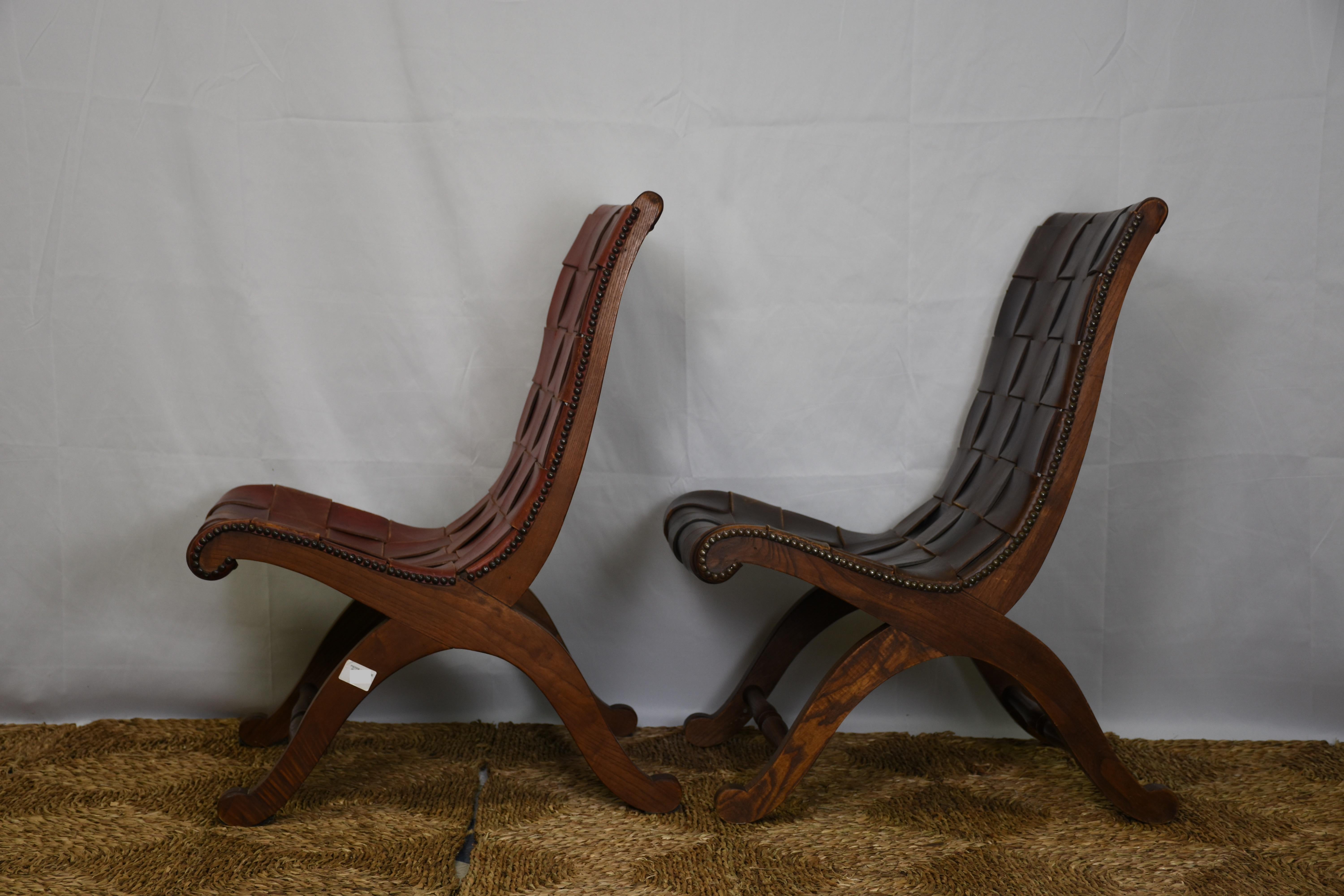 Mid-Century moderno Coppia di sedie a pantofola spagnole in pelle Pierre Lottier in vendita
