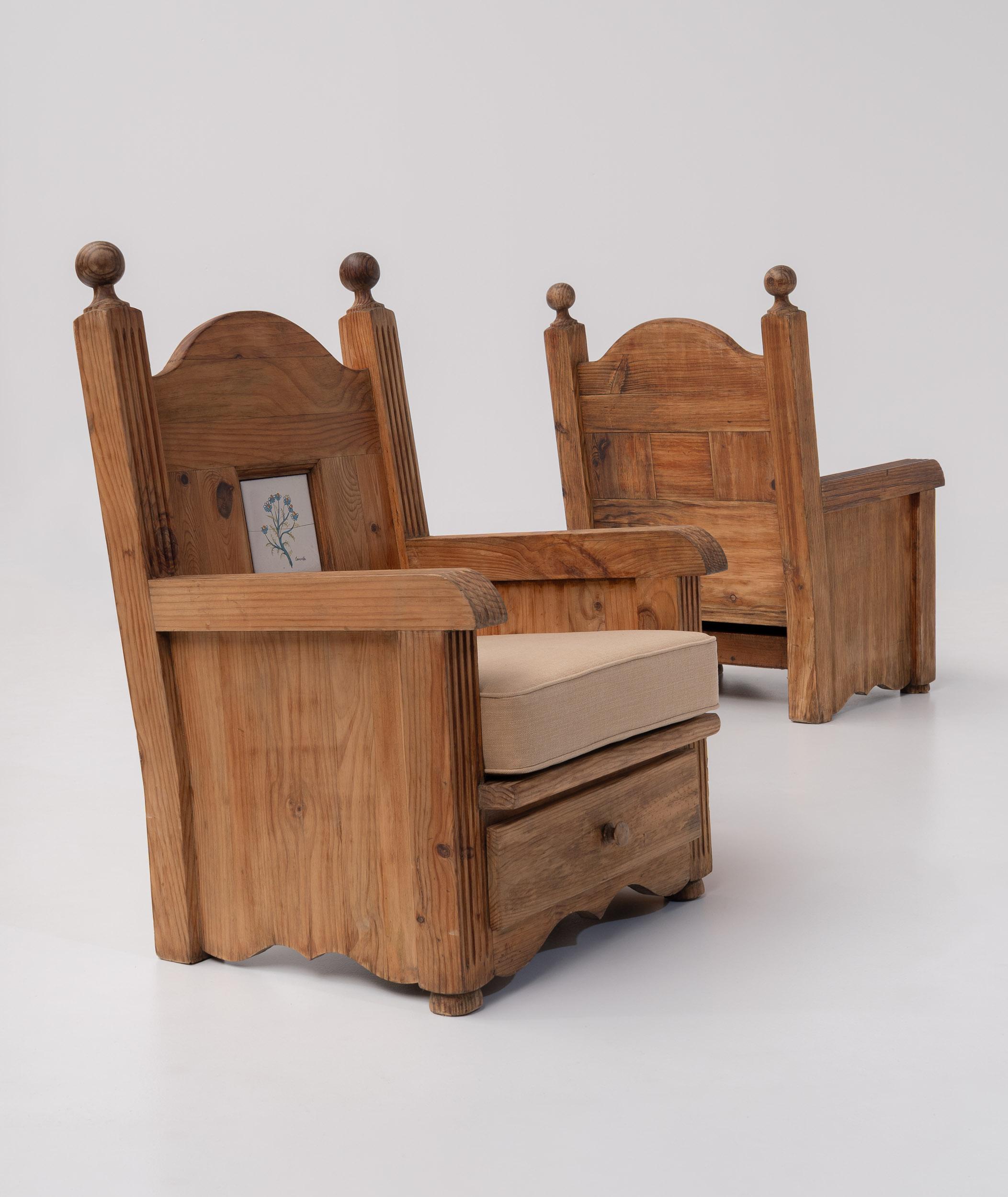 Paar Chalet Chic Stühle aus spanischer Kiefer, 1960er Jahre (Mitte des 20. Jahrhunderts) im Angebot