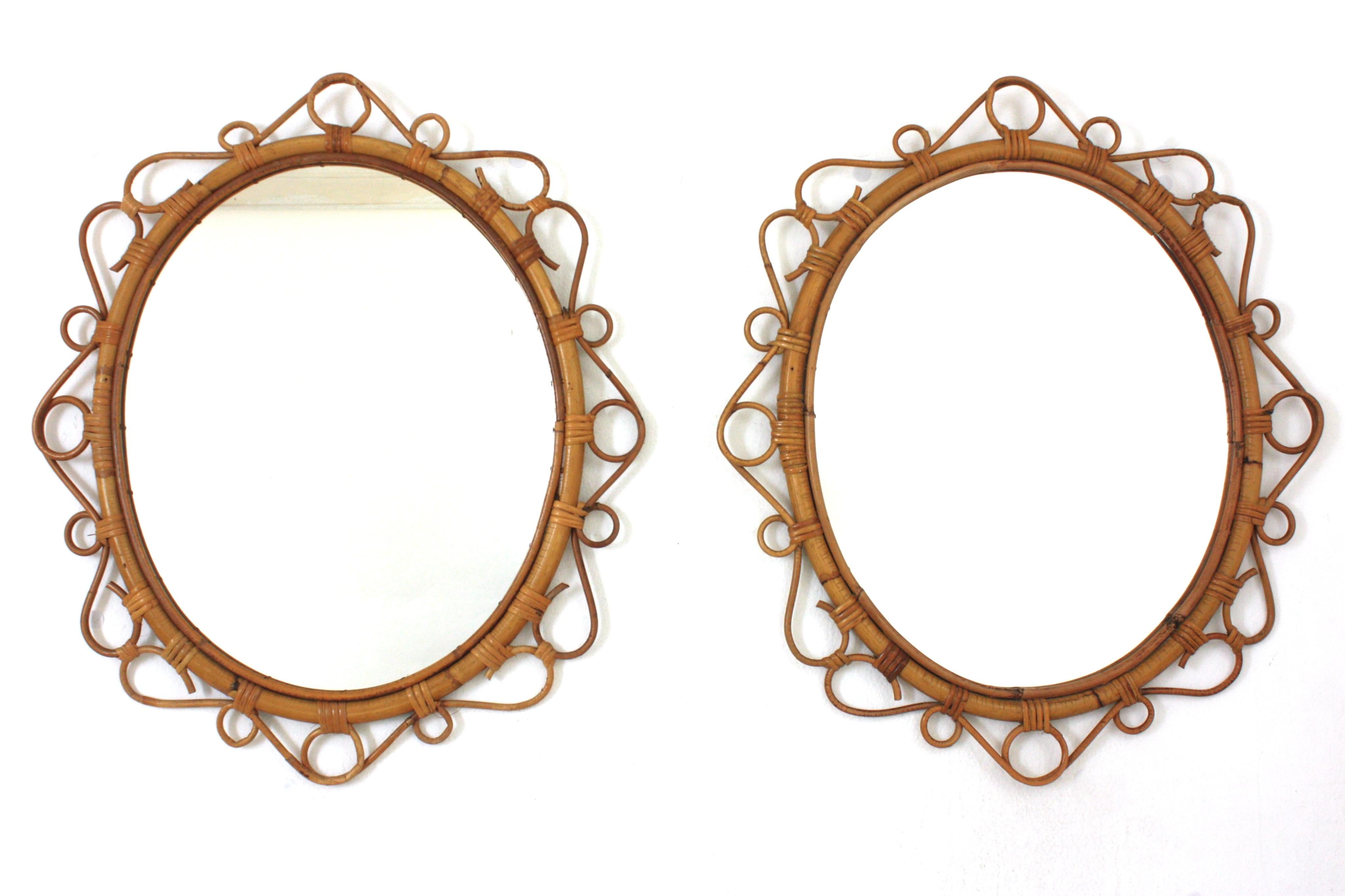 Paire de miroirs ovales espagnols en rotin et bambou, années 1960 en vente 3