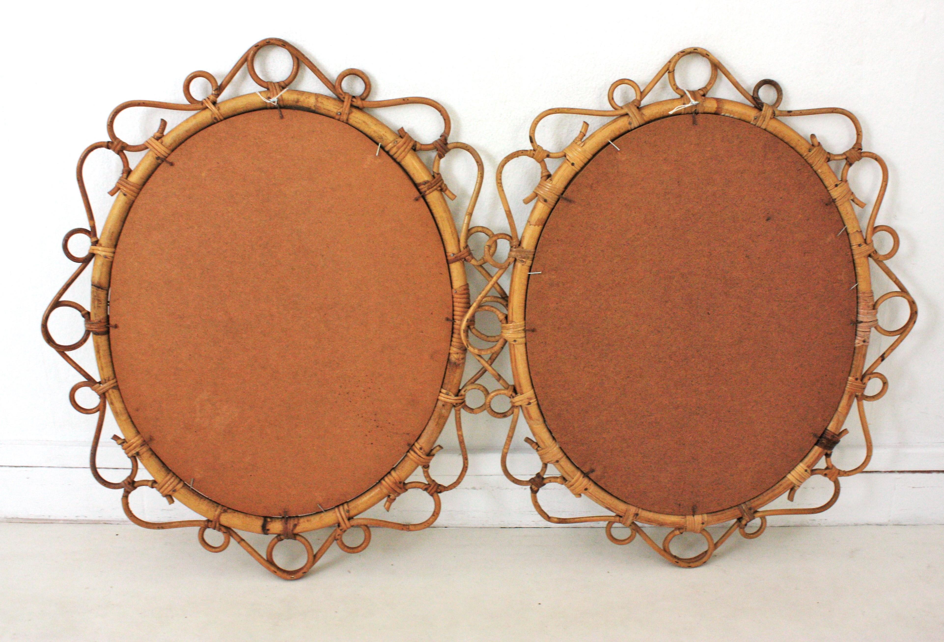 Paire de miroirs ovales espagnols en rotin et bambou, années 1960 en vente 1