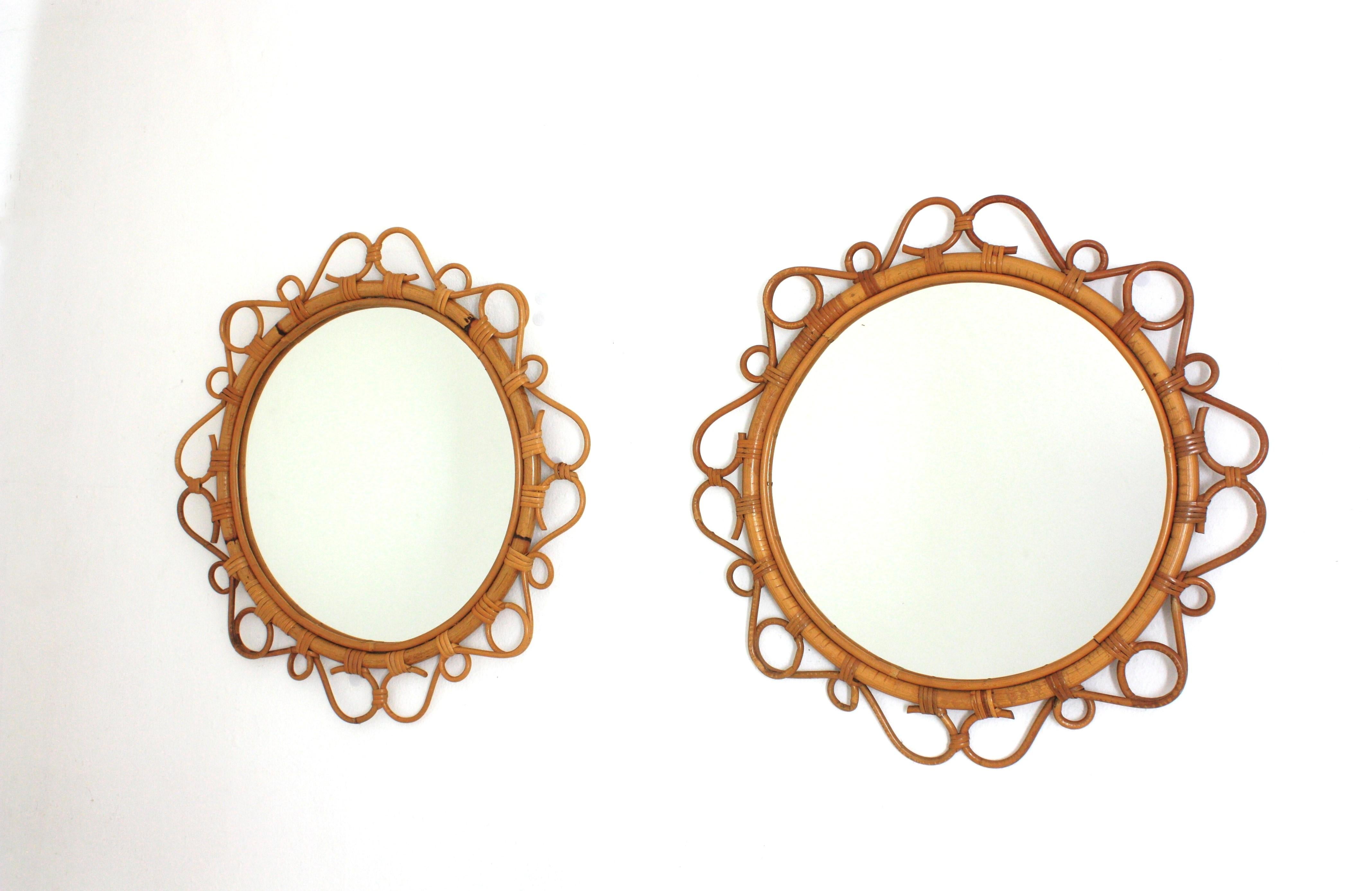 Coppia di specchi rotondi in rattan spagnolo e bambù, anni '60 in vendita 3