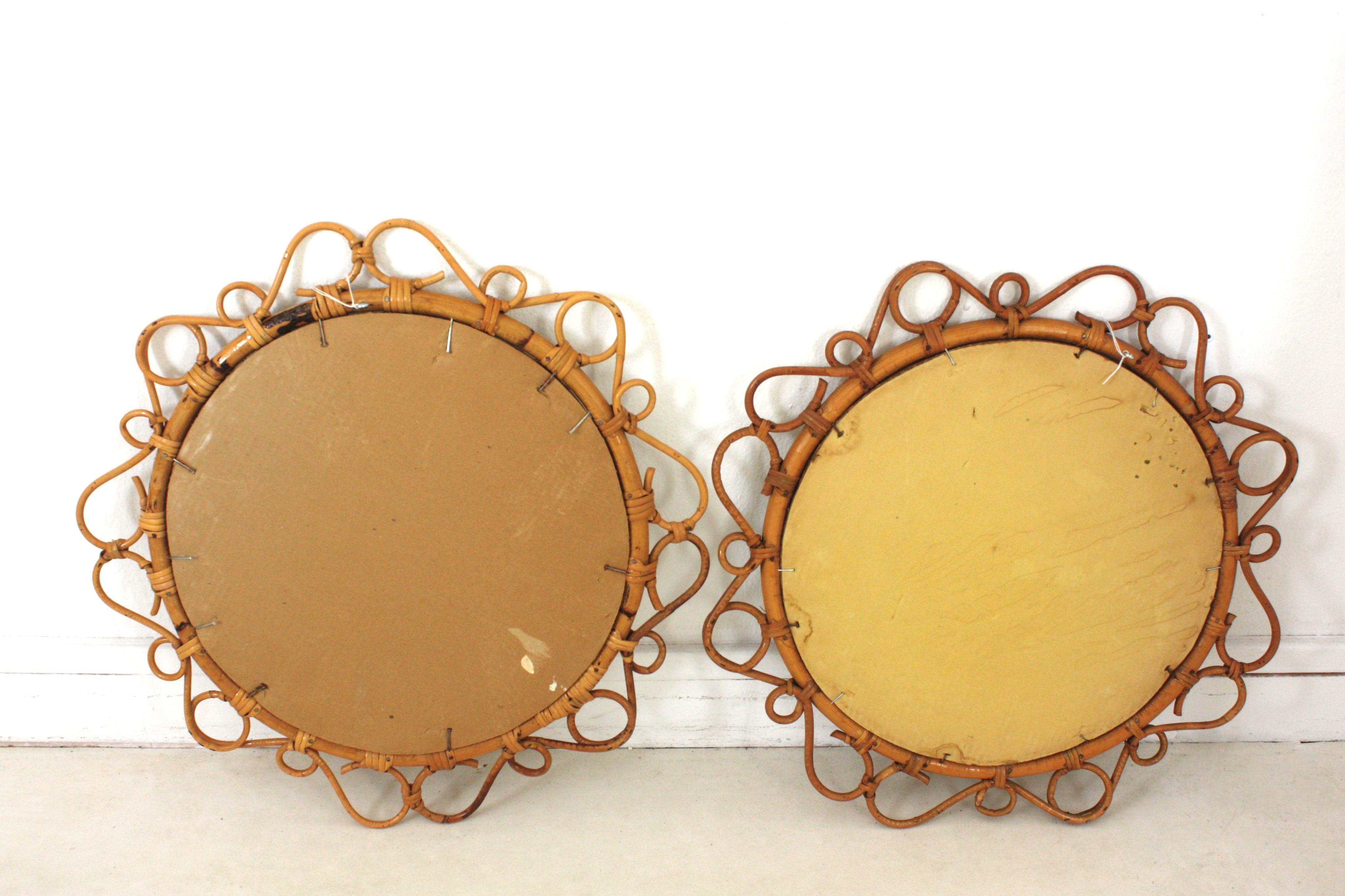 Coppia di specchi rotondi in rattan spagnolo e bambù, anni '60 in vendita 5