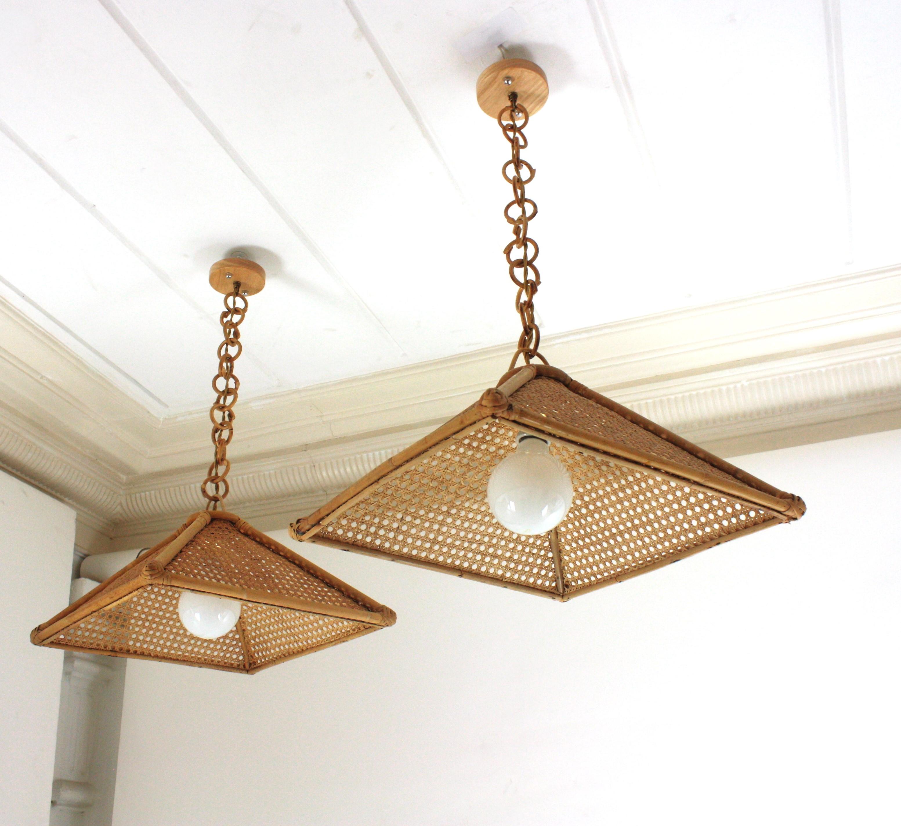 Bambù Coppia di pendenti trapezoidali in rattan spagnolo e filo di vimini in vendita
