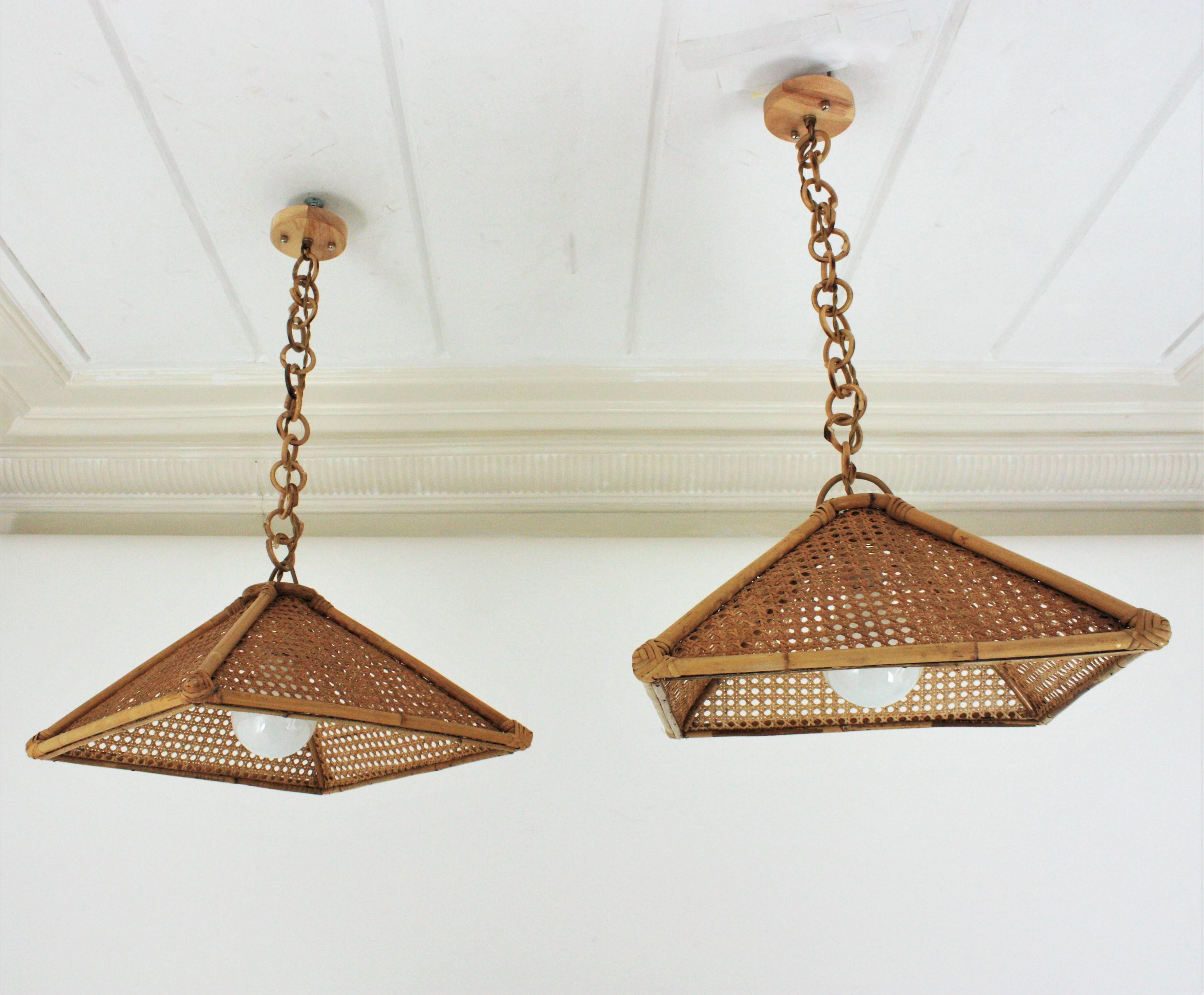Mid-Century Modern Pair of Spanish Rattan & Wicker Wire Trapezoid Pendants or Hanging Lights, 1960s