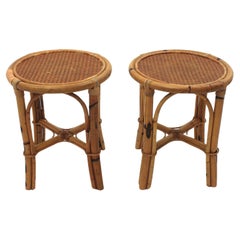 Paar spanische runde Hocker / Beistelltische aus Rattan mit Schilfrohrplatte, 1950er Jahre