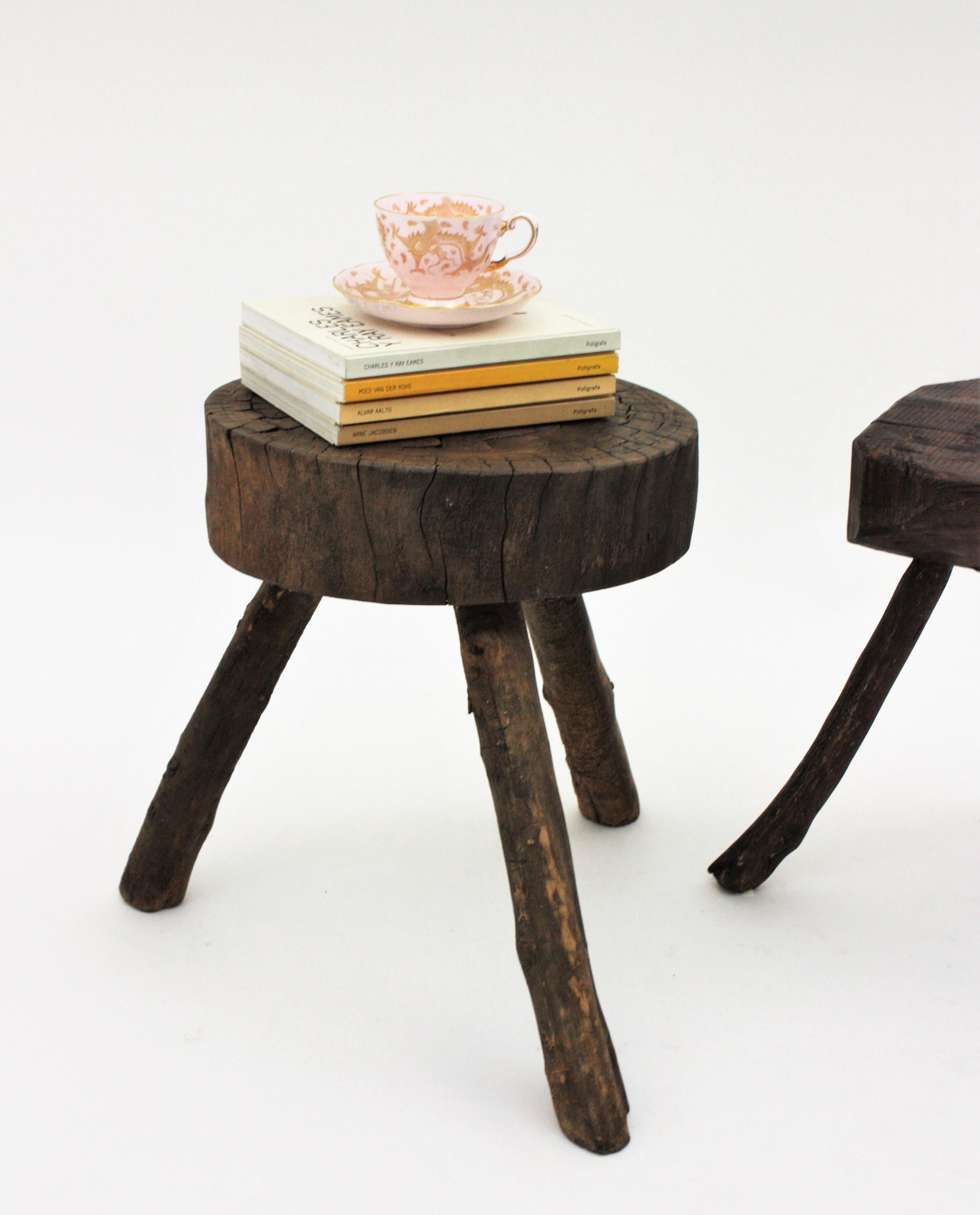 Pair of Spanish Rustic Wood Tripod Side Table / Stools In Good Condition For Sale In Barcelona, ES