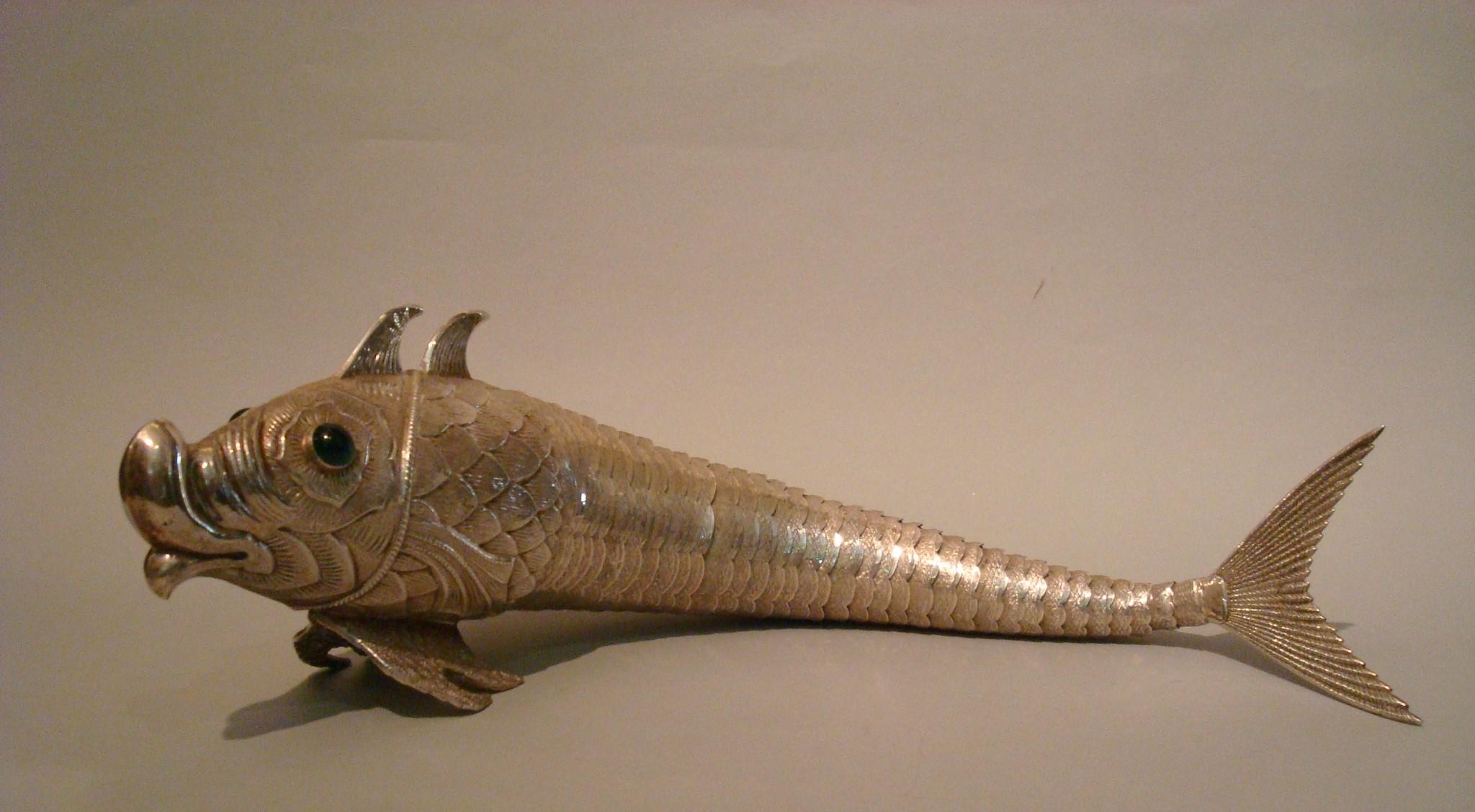 Pair of Spanish Sterling Silver Articulated Fish In Good Condition In Buenos Aires, Olivos