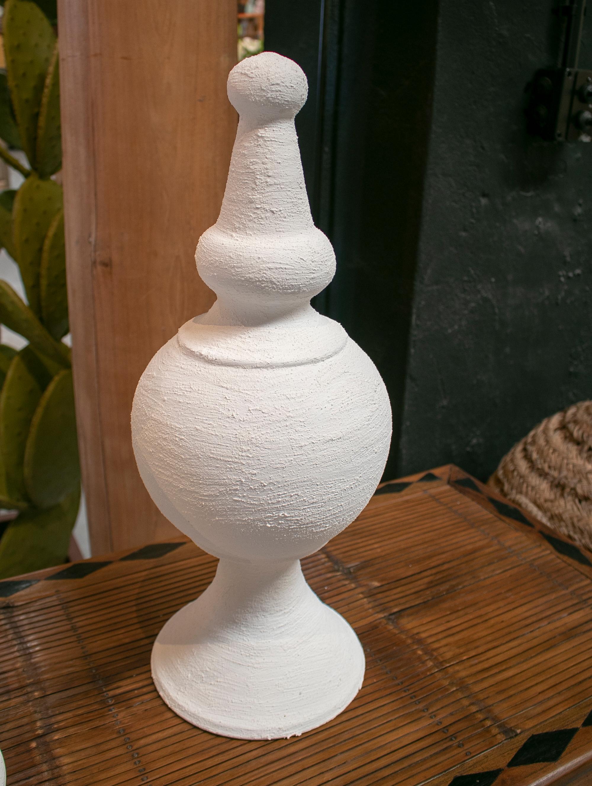 Pair of Spanish White Washed Terracotta Finials In Good Condition In Marbella, ES