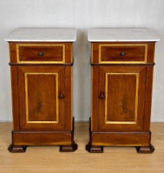 Coppia di comodini spagnoli in legno con piano in marmo, anni '30