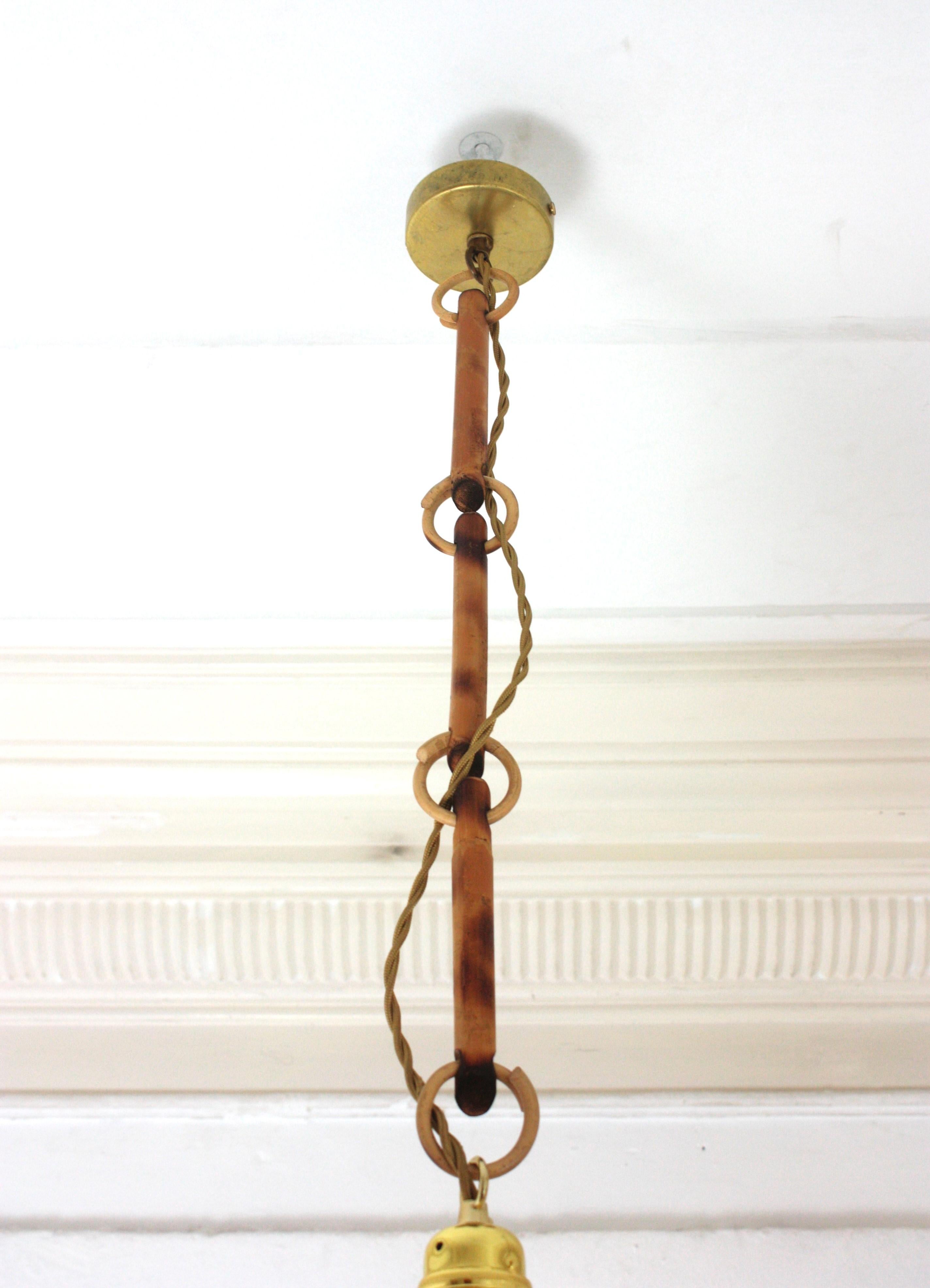Coppia di pendenti a campana in vimini e rattan intrecciati spagnoli, 1960 in vendita 11