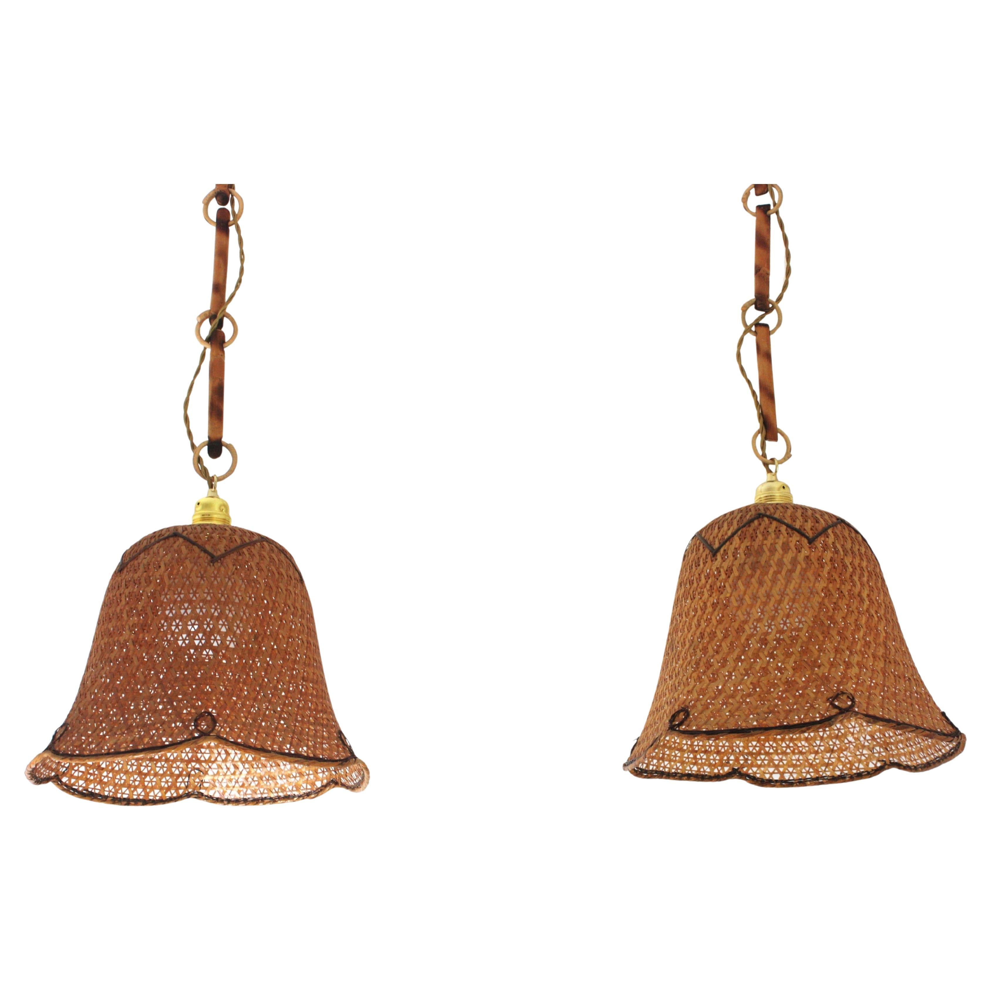 Coppia di pendenti a campana in vimini e rattan intrecciati spagnoli, 1960 in vendita 12