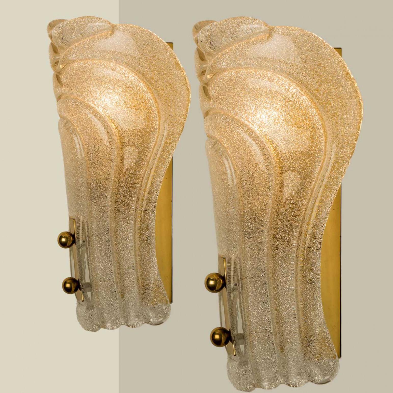 Pareja de apliques de cristal centelleante y latón de Hillebrand, 1970 Moderno de mediados de siglo en venta