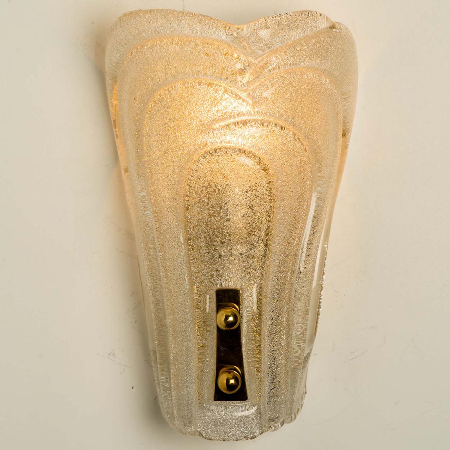 Paire d'appliques en verre scintillant et laiton par Hillebrand, 1970 Bon état - En vente à Rijssen, NL