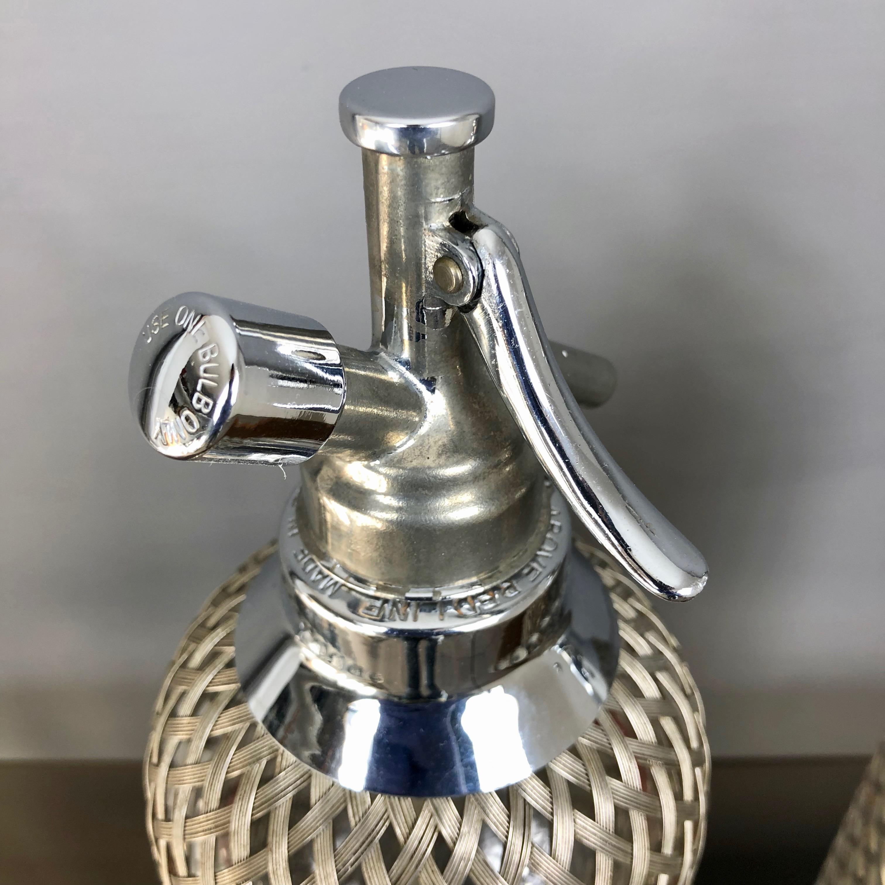 Pair of Sparklest London Makers Grey Metal Glass English Siphon In Good Condition For Sale In Rome, IT