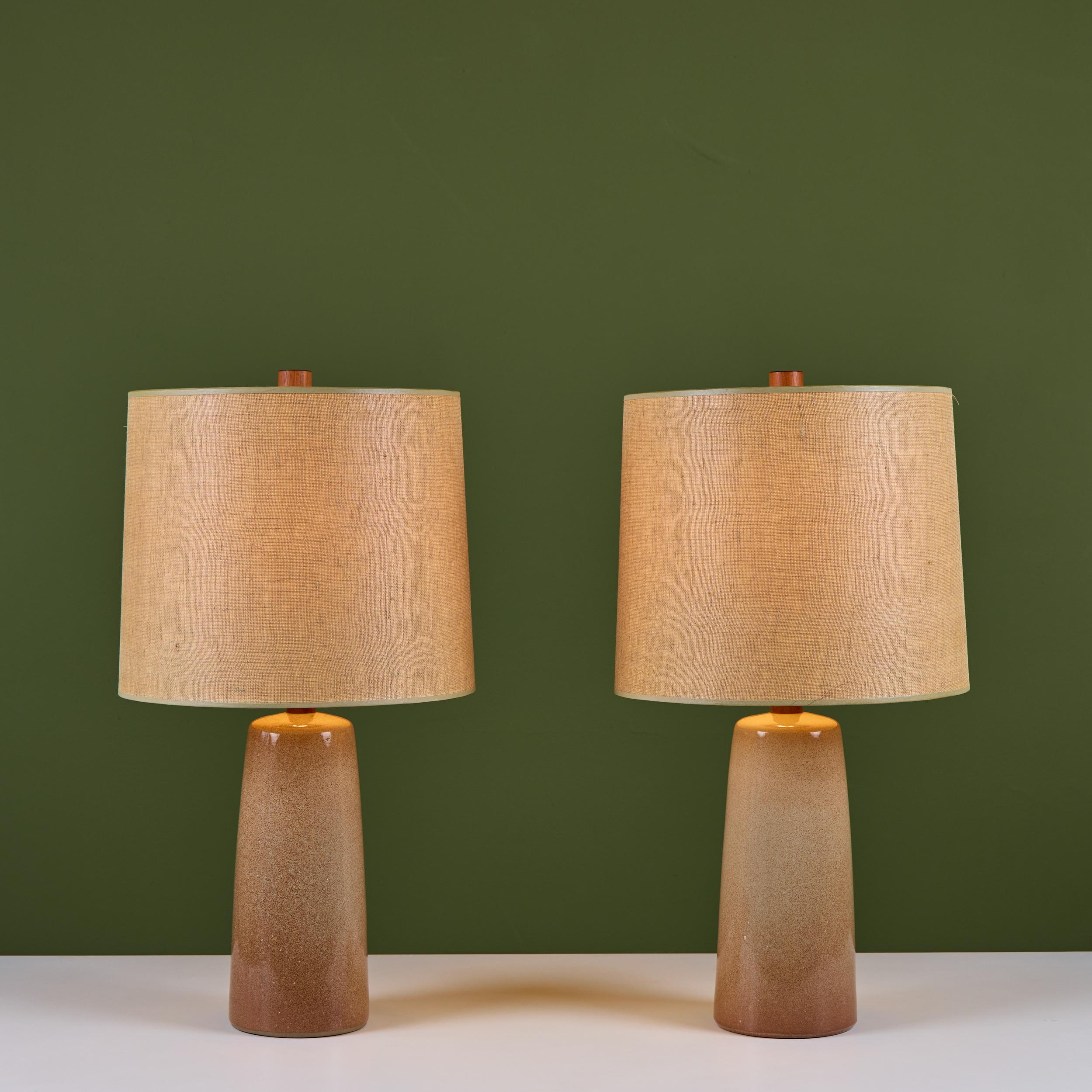 Vernissé Paire de lampes en céramique Gordon & Jane Martz à glaçure spéculaire pour Marshall Studios en vente