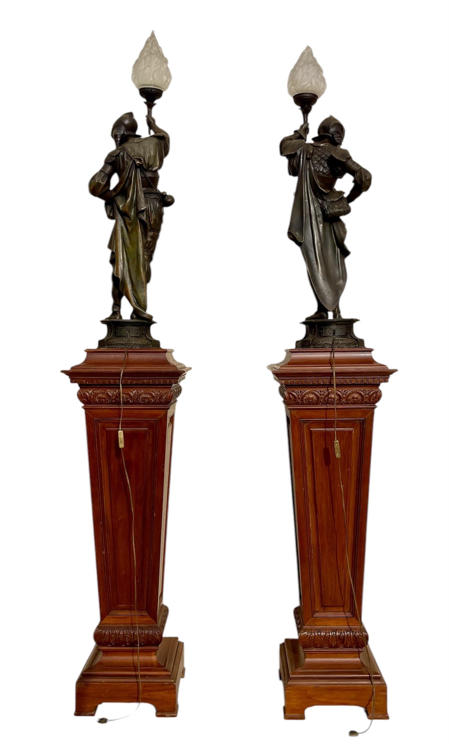 Pair Of Spelter Lamps / Torchères en vente 3