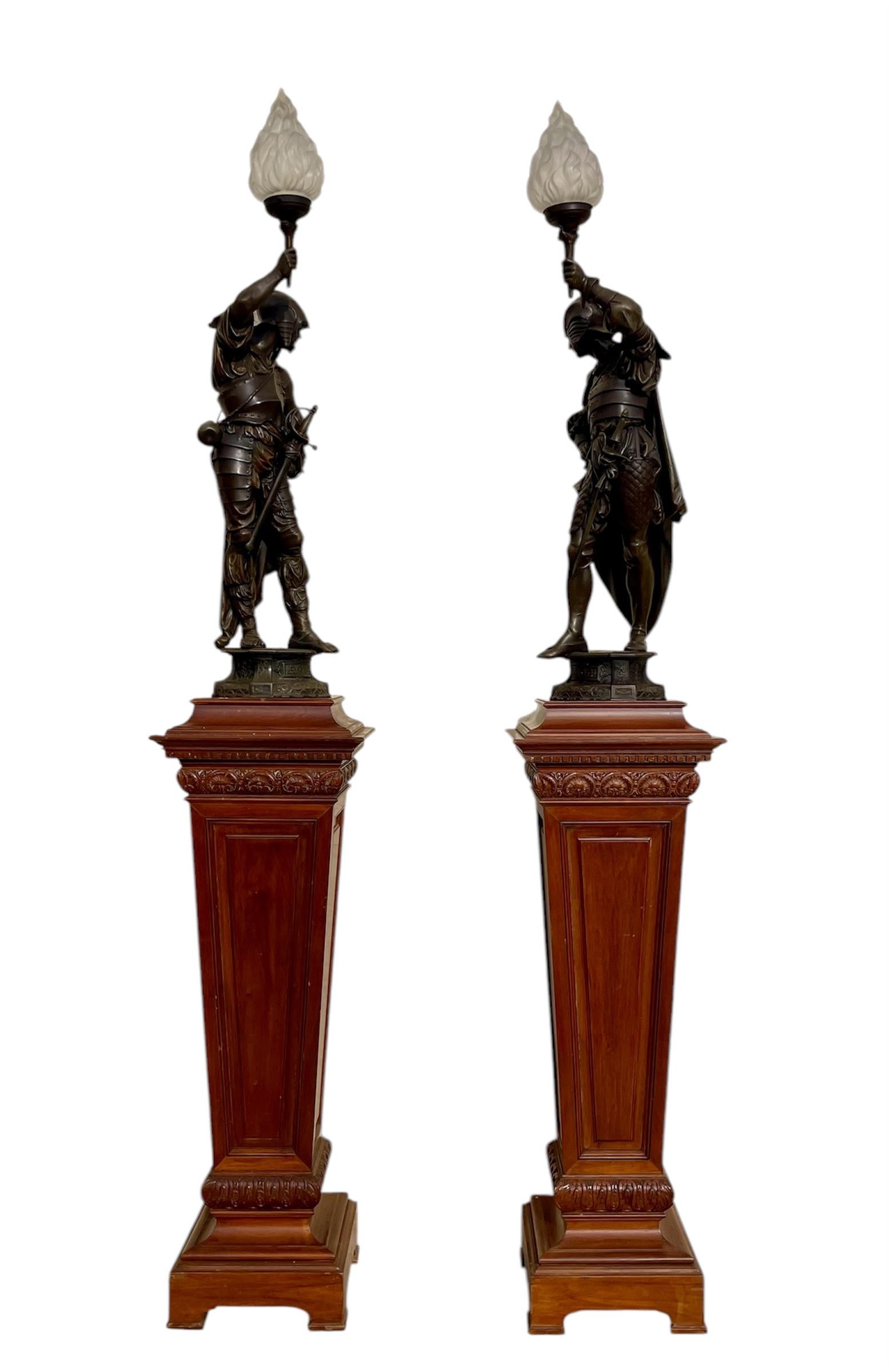 Pair Of Spelter Lamps / Torchères en vente 5