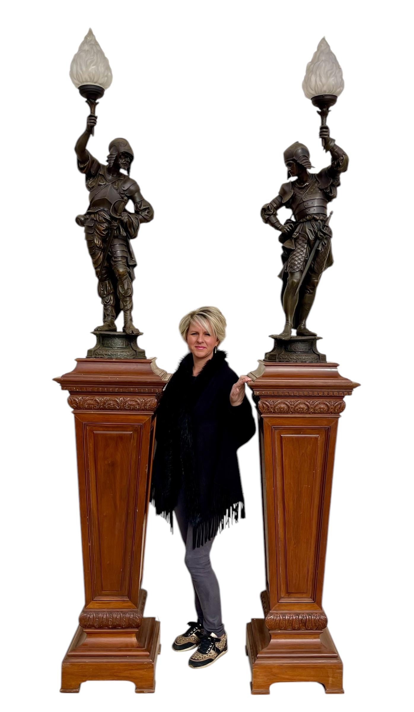 Pair Of Spelter Lamps / Torchères en vente 6