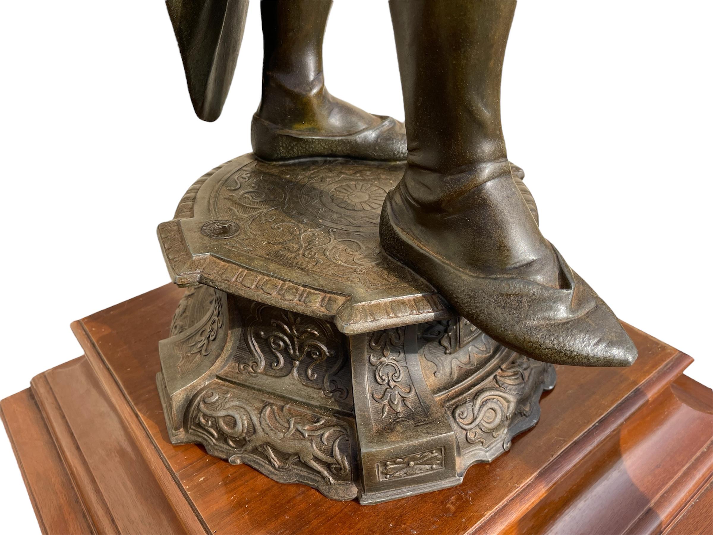 Pair Of Spelter Lamps / Torchères en vente 1