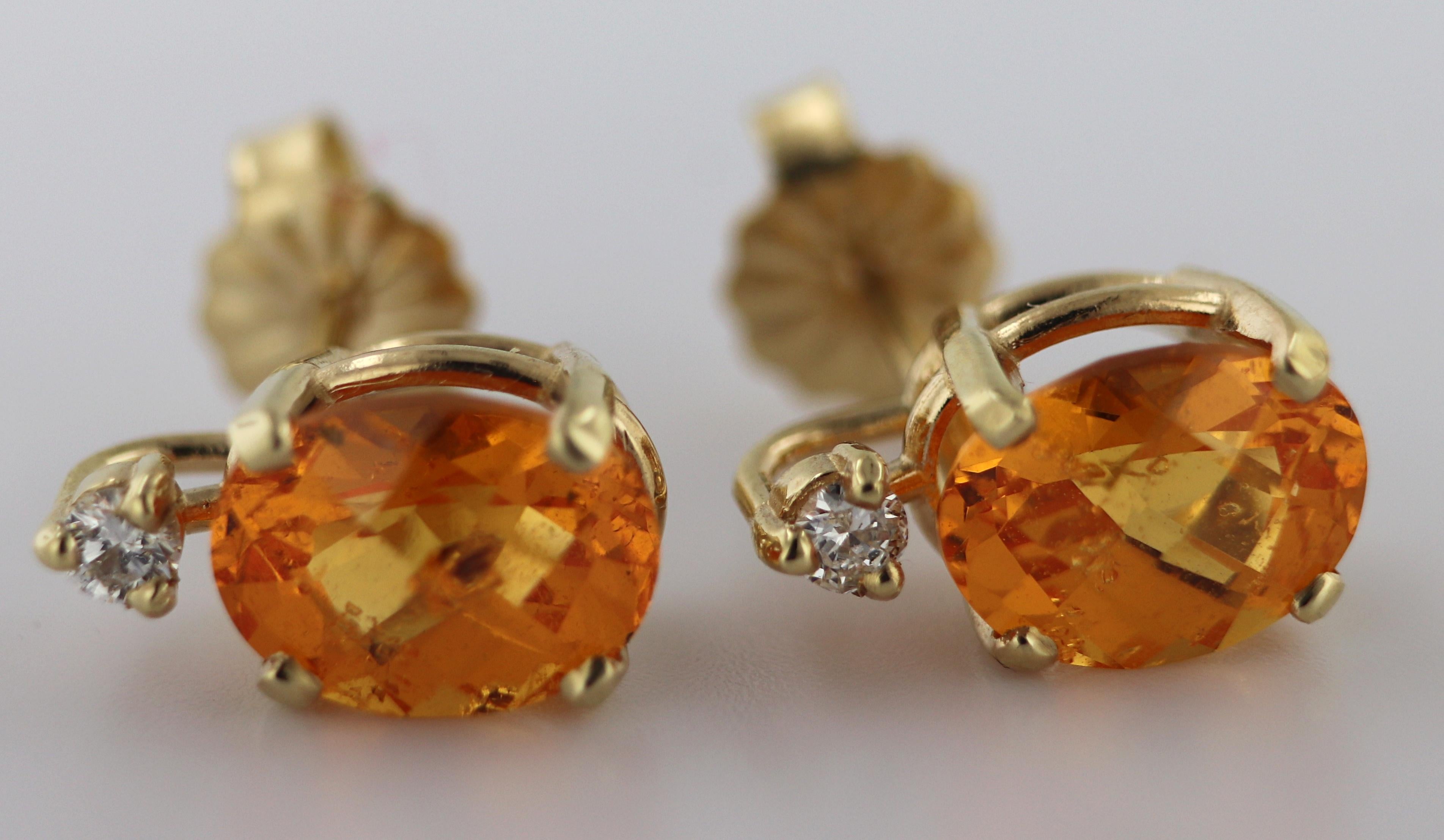 Pair of Spessartite Garnet, Diamond, 14k Gold Earrings In Good Condition For Sale In Pleasant Hill, CA