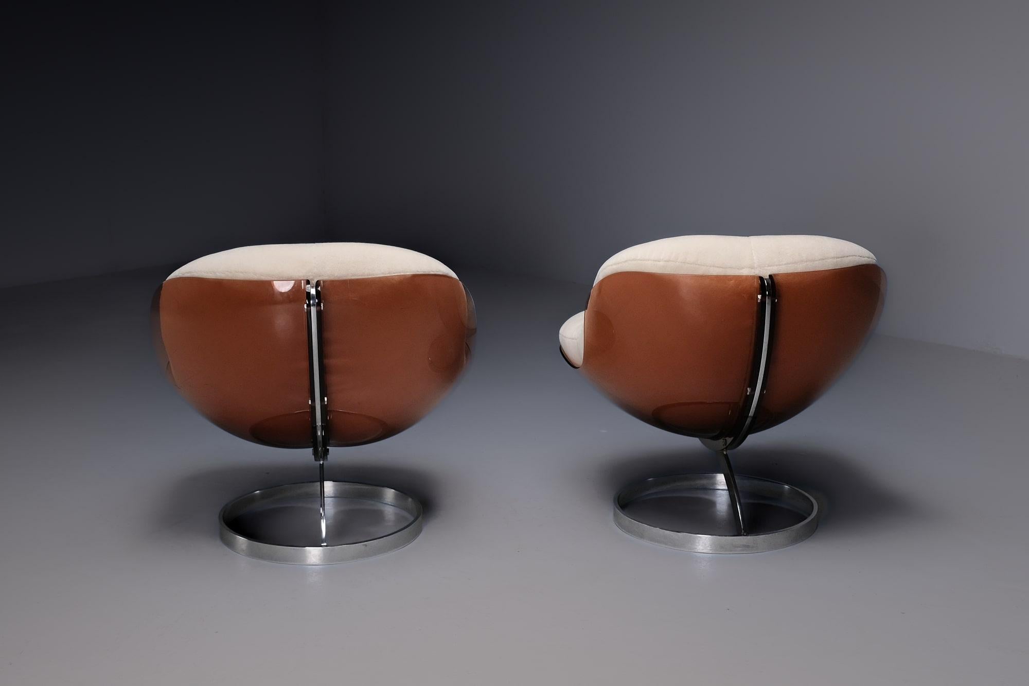 Space Age Pair of Sphère Low Chairs by Boris Tabacoff. Ed. M.M.M