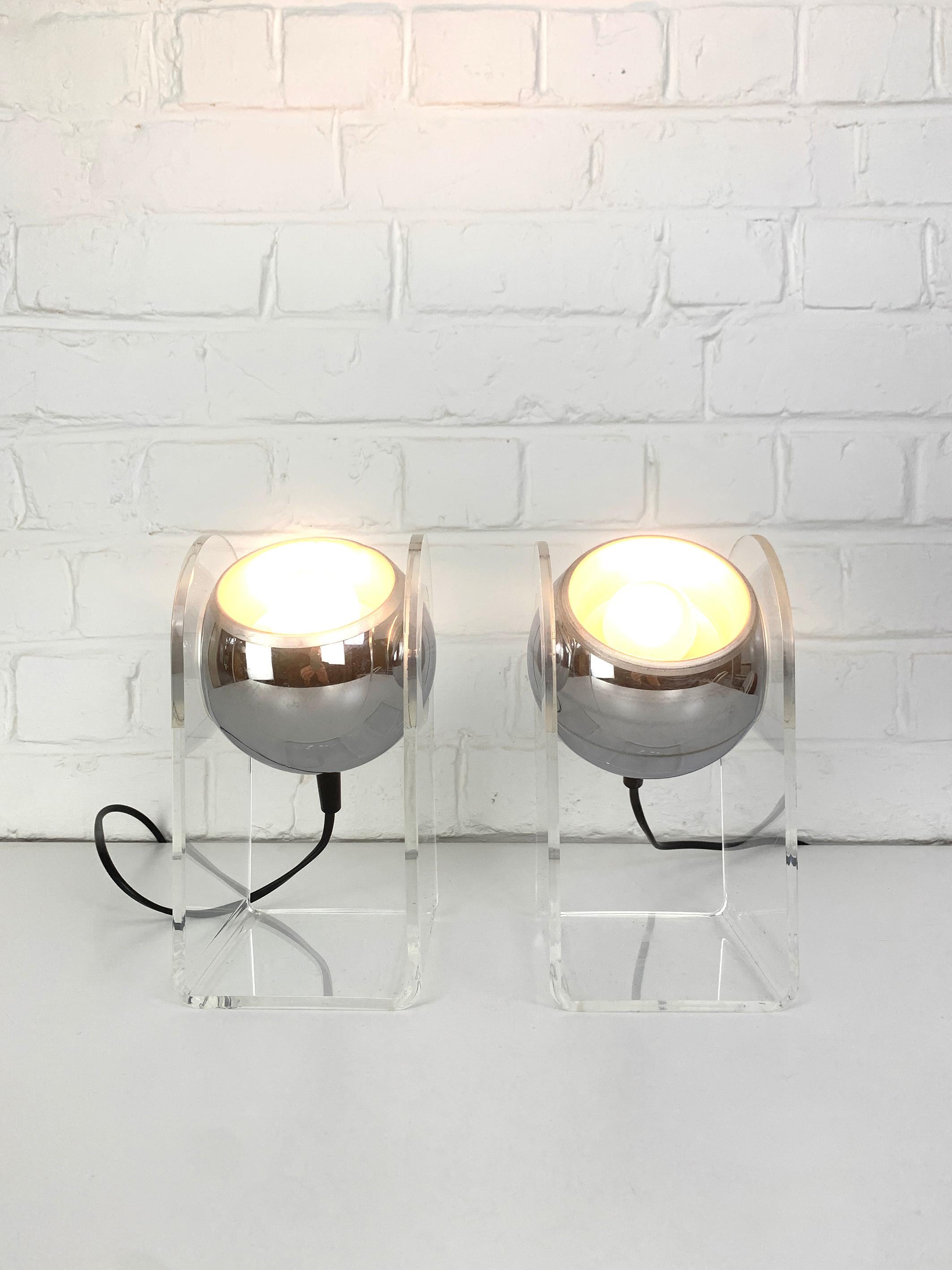 Mid-Century Modern Pair of Sphere Space Age Ball Table Lamps, Plexiglass and Chrome, 1960-70s
