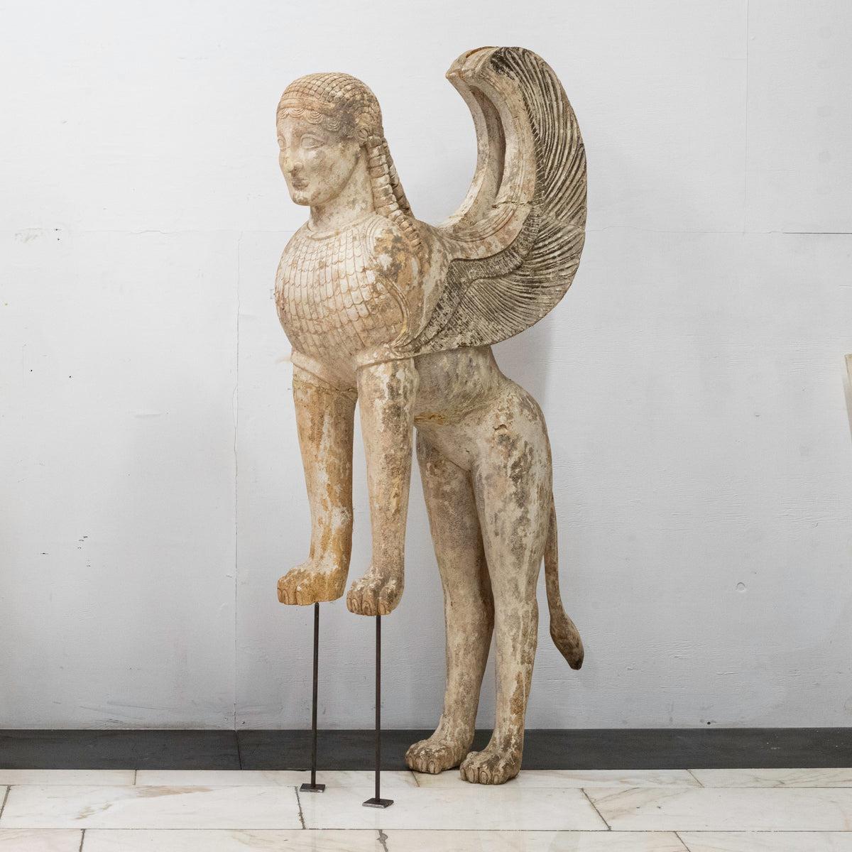 Paire de statues du Sphinx de Naxos provenant d'un décor de cinéma Sculptures en vente 4