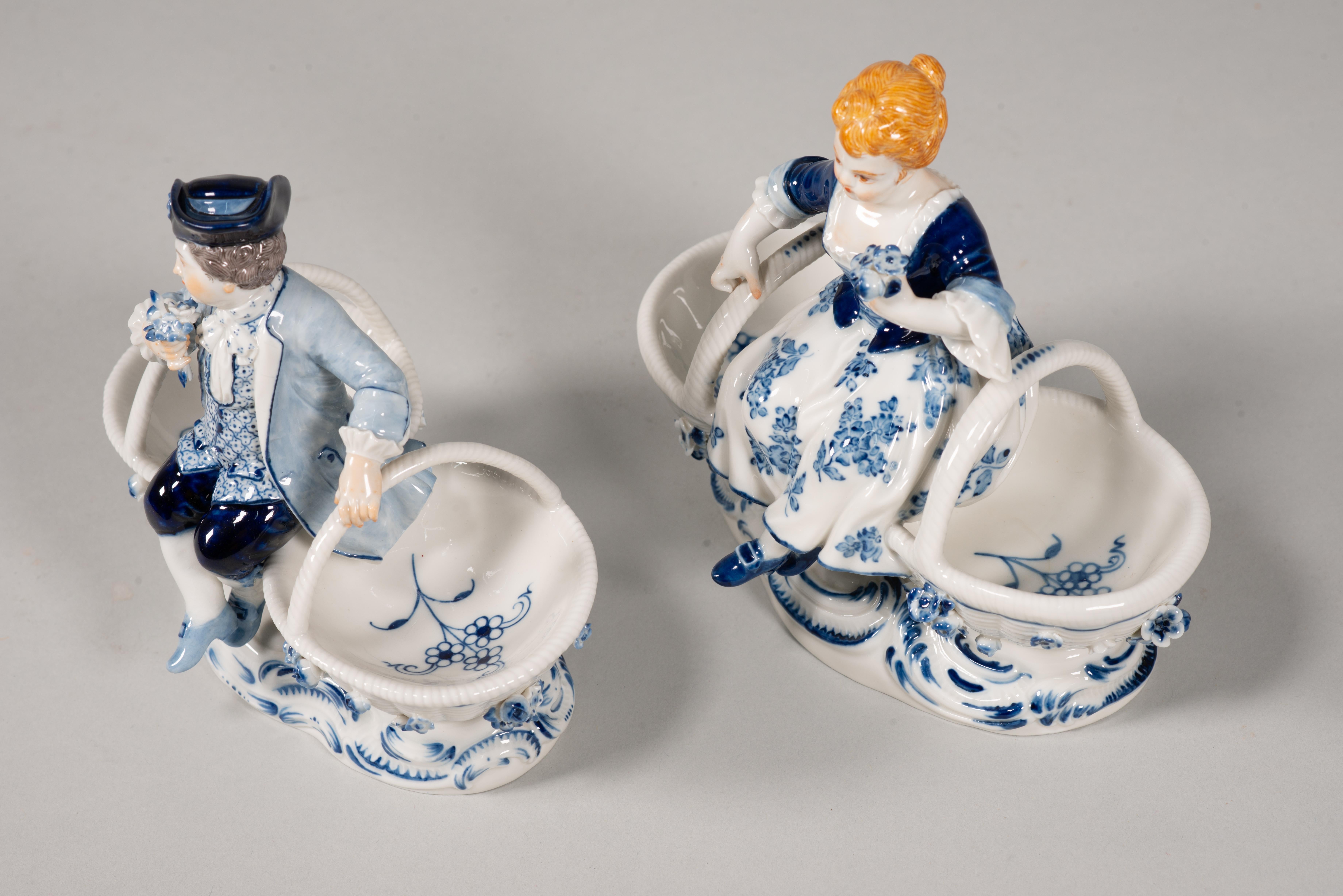 Pair of spice racks. Enameled porcelain. Meissen, Germany, possibly (...)  19th For Sale 2