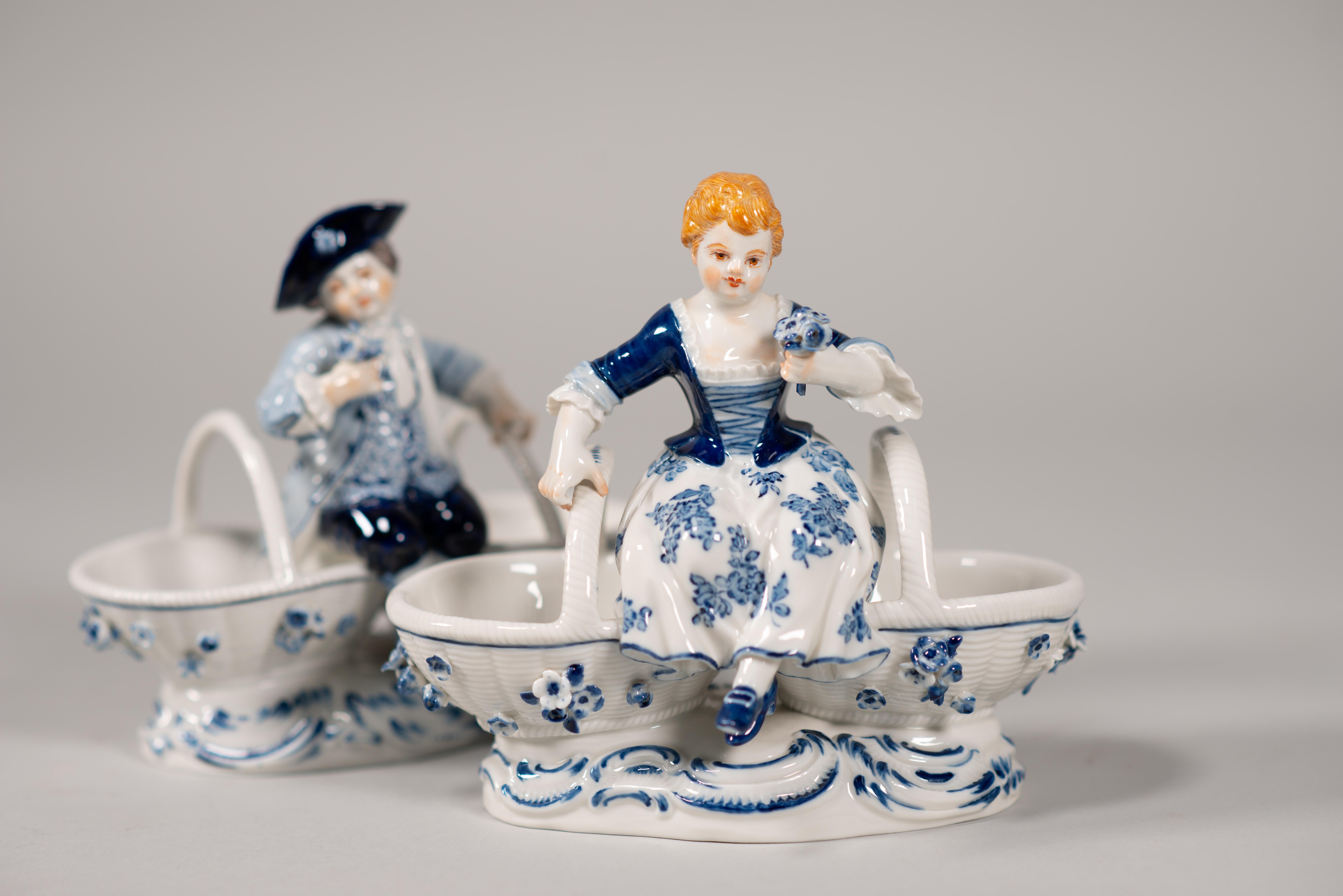 Pair of spice racks. Enameled porcelain. Meissen, Germany, possibly (...)  19th For Sale 3