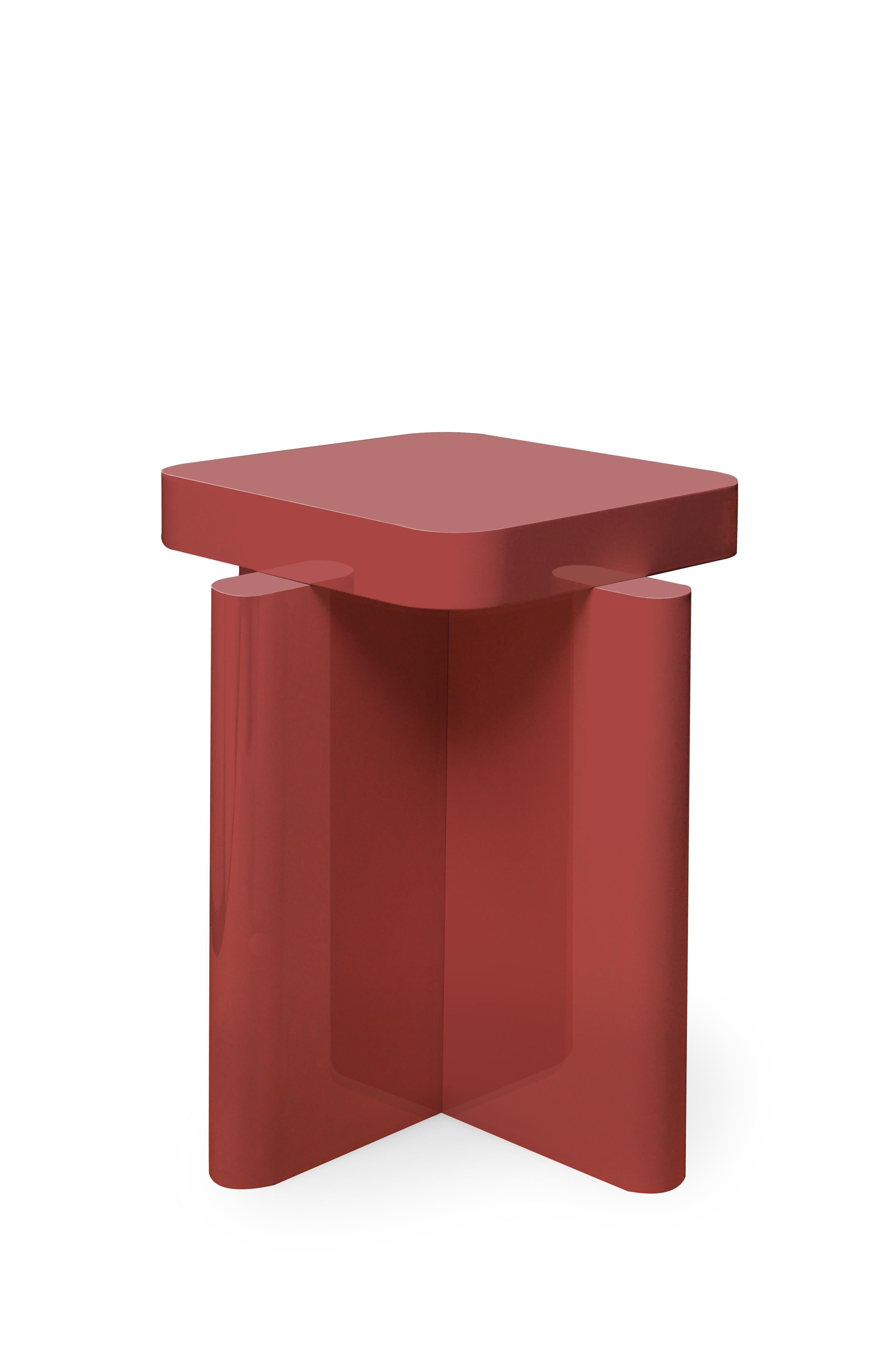 italien Paire de tabourets en bois massif rouge poussière et blanc cassé Spina Stool by CARA Davide en vente