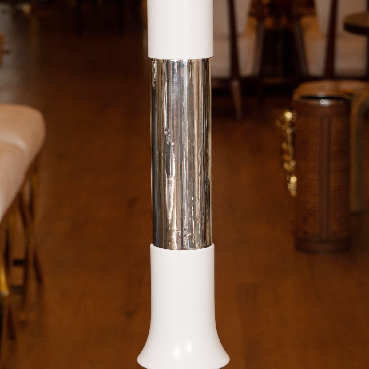 Italian Pair of Spindle Form White Lacquered Metal and Chrome Floor Lamps For Sale