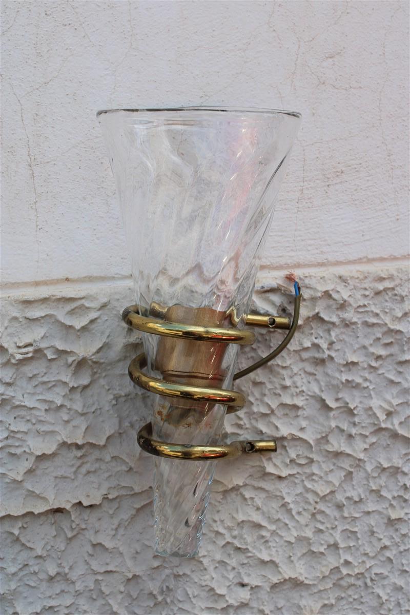 Pair of Spiral Wall Lamps in Murano Glass and Brass, Italy, 1970 For Sale 2